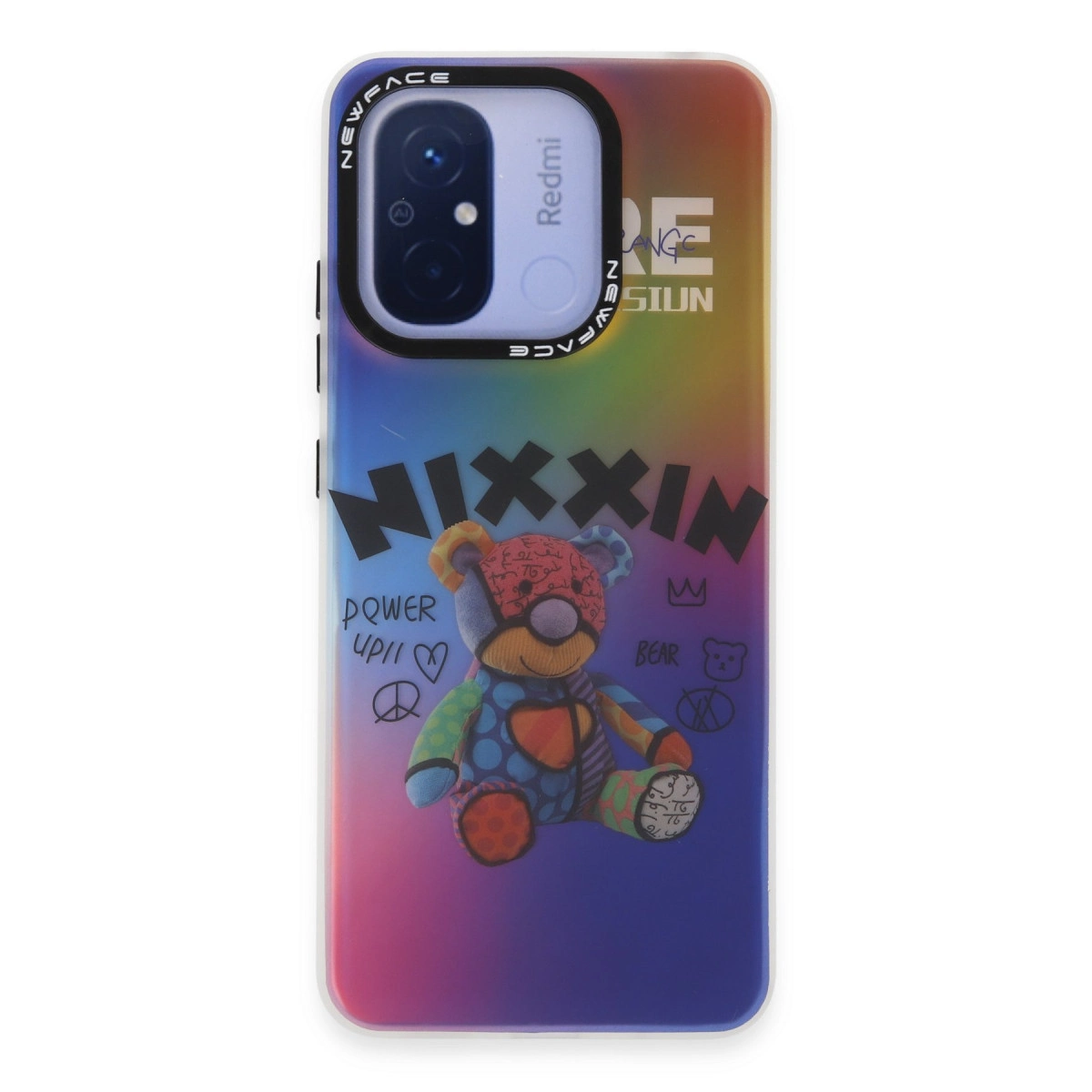 Renkli bir telefon kılıfında "NIXXIN" yazılı bir oyuncak ayı.