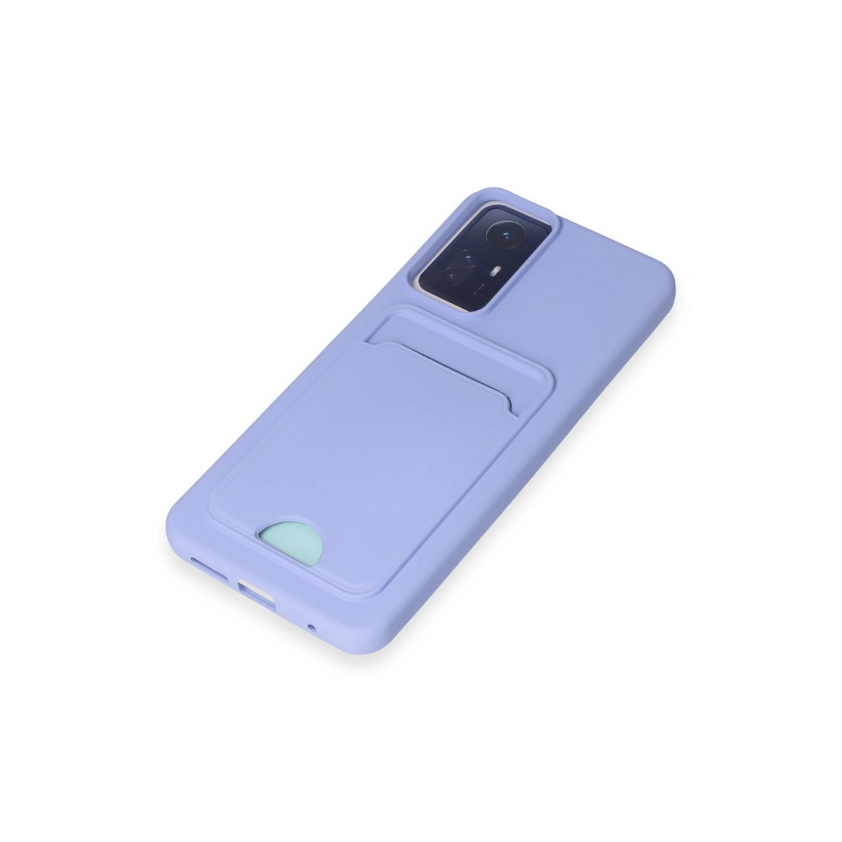 Kamera kesimli kart yuvalı mor telefon kılıfı, beyaz arka plan.