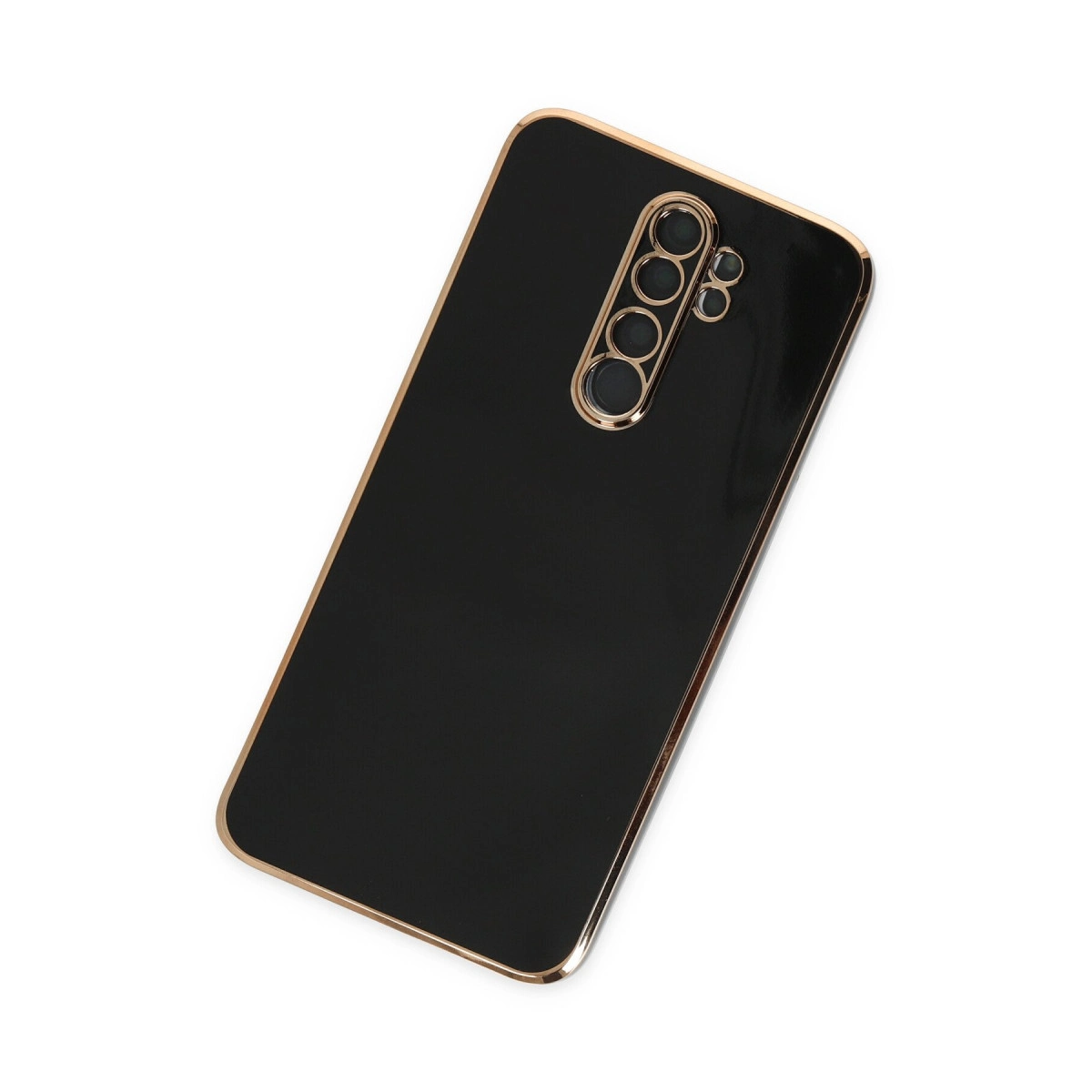 Dört kamera lensli ve altın çerçeveli siyah telefon kılıfı.