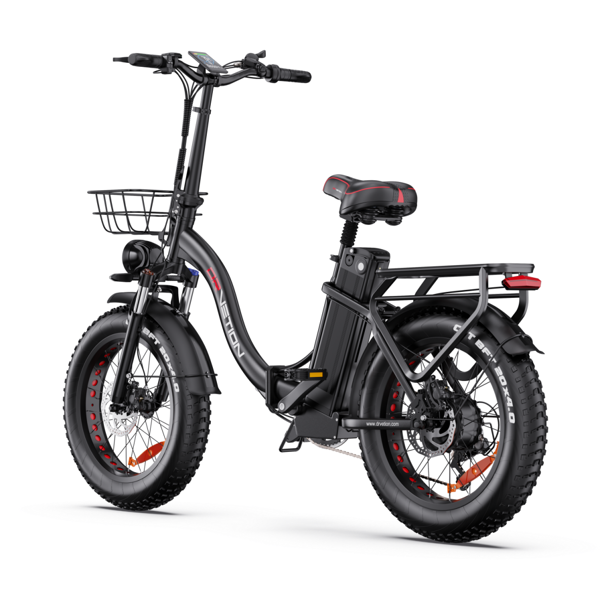 Czarny rower elektryczny typu fat bike z bagażnikiem, koszykiem i wyświetlaczem.