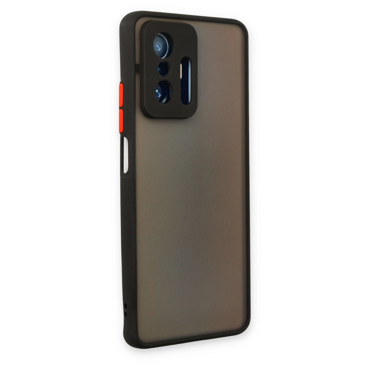 Buzlu arka ve kamera çıkıntılı siyah telefon kılıfı.