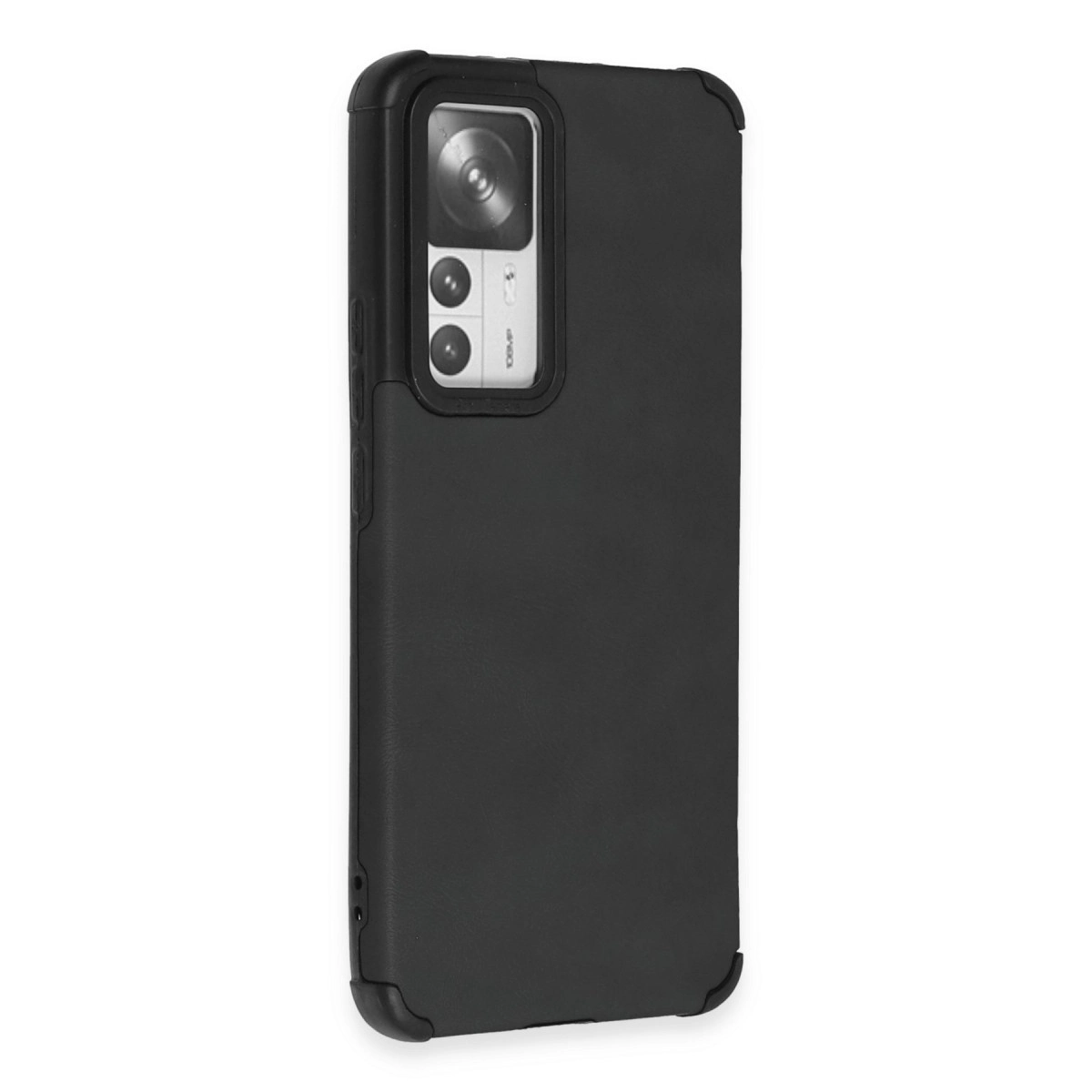 Arkada üçlü kamerası olan siyah telefon kılıfı.