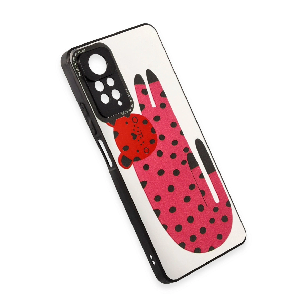 Siyah puantiyeli ve uğur böceği desenli pembe telefon kılıfı.