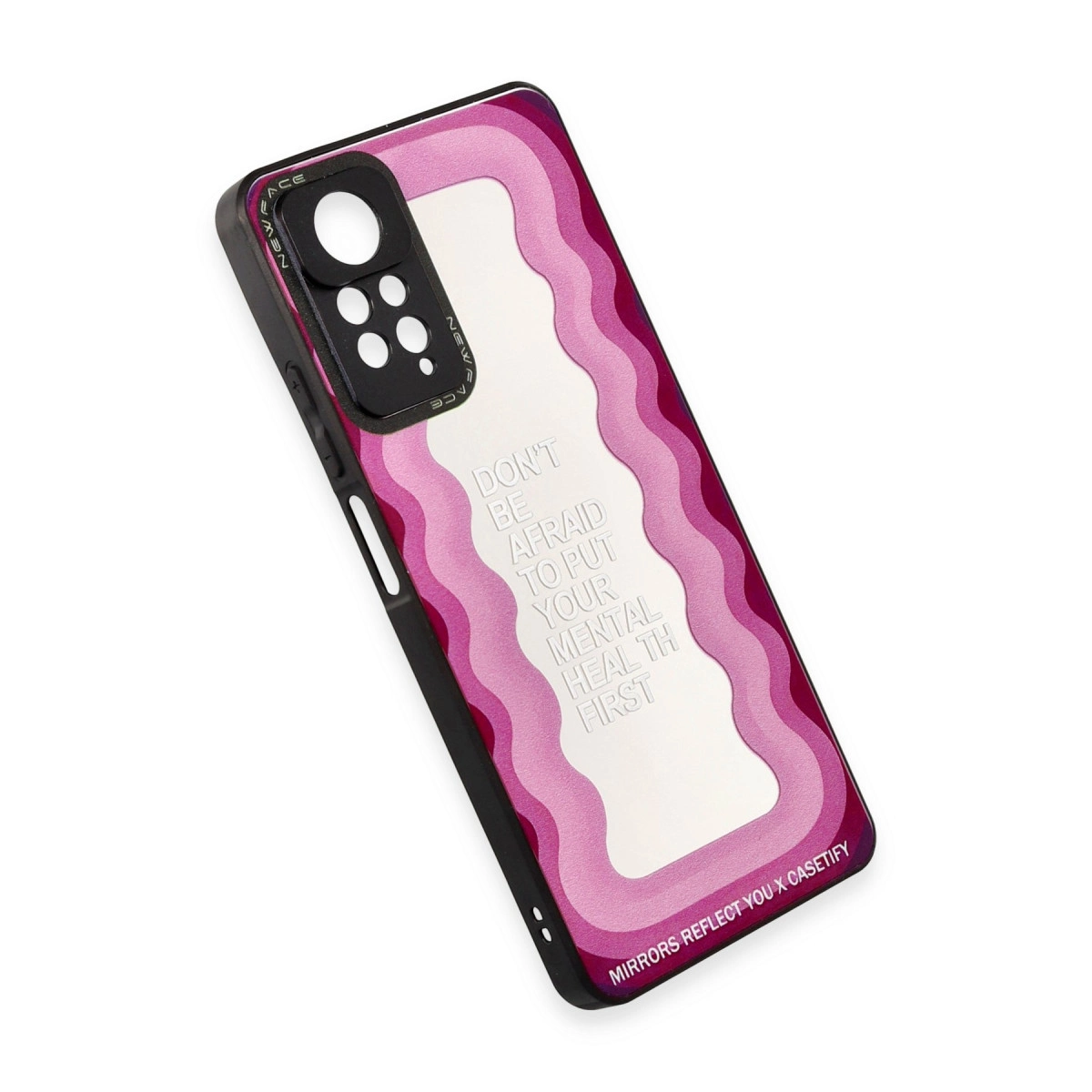 Metinli pembe dalgalı telefon kılıfı. Kamera sol üstte.
