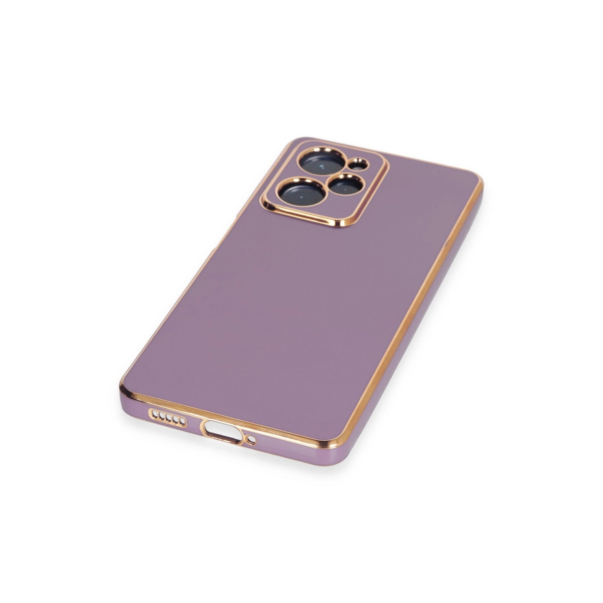 Altın kenarlı ve kamera oyuntulu mor telefon kılıfı, beyaz üzerinde izole edilmiştir.