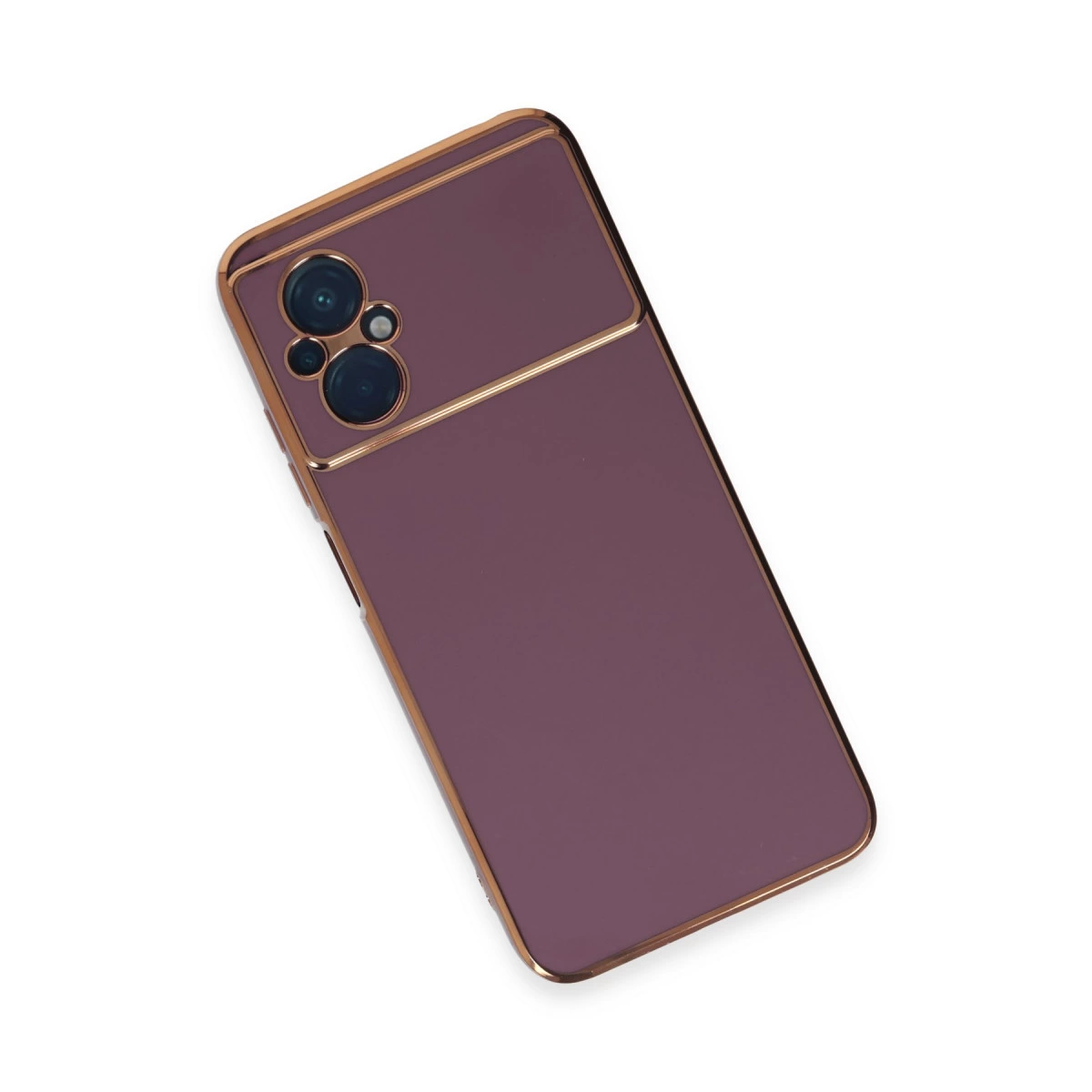 Altın kenarlı ve kamera adalı mor telefon kılıfı.