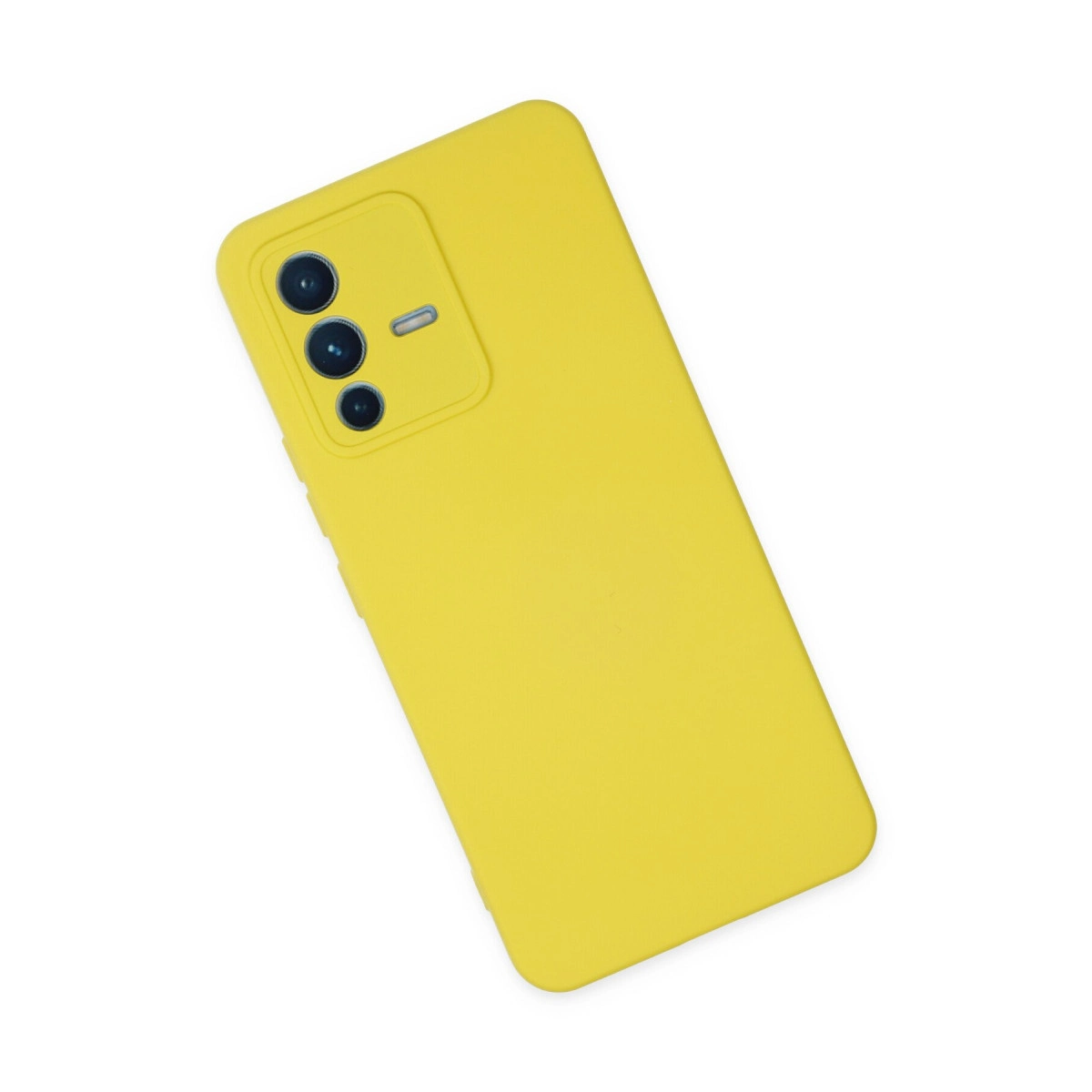 Üç kamera modülüne sahip sarı telefon kılıfı beyaz zeminde duruyor.