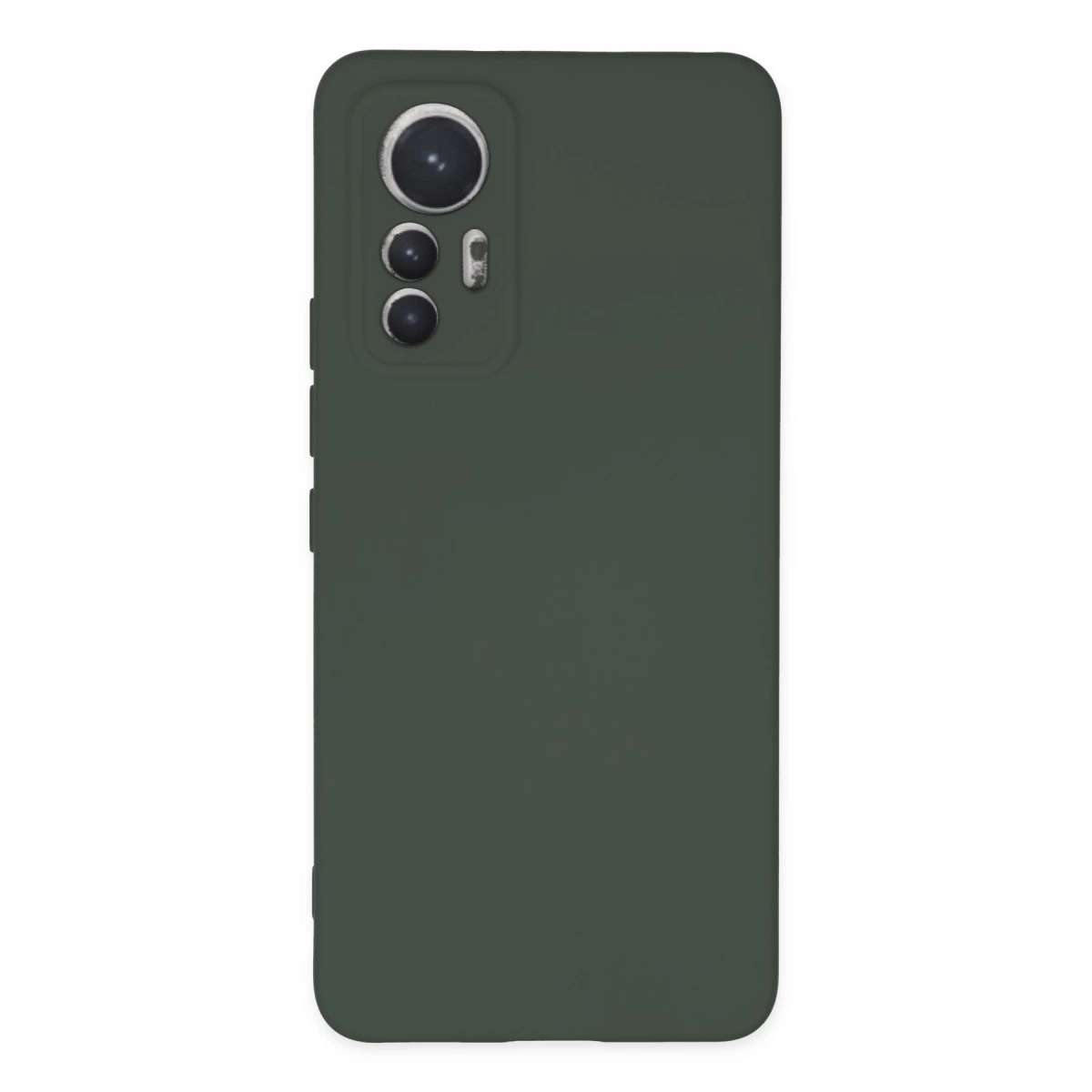 Belirgin üçlü kamera modülüne sahip koyu yeşil telefon kılıfı.