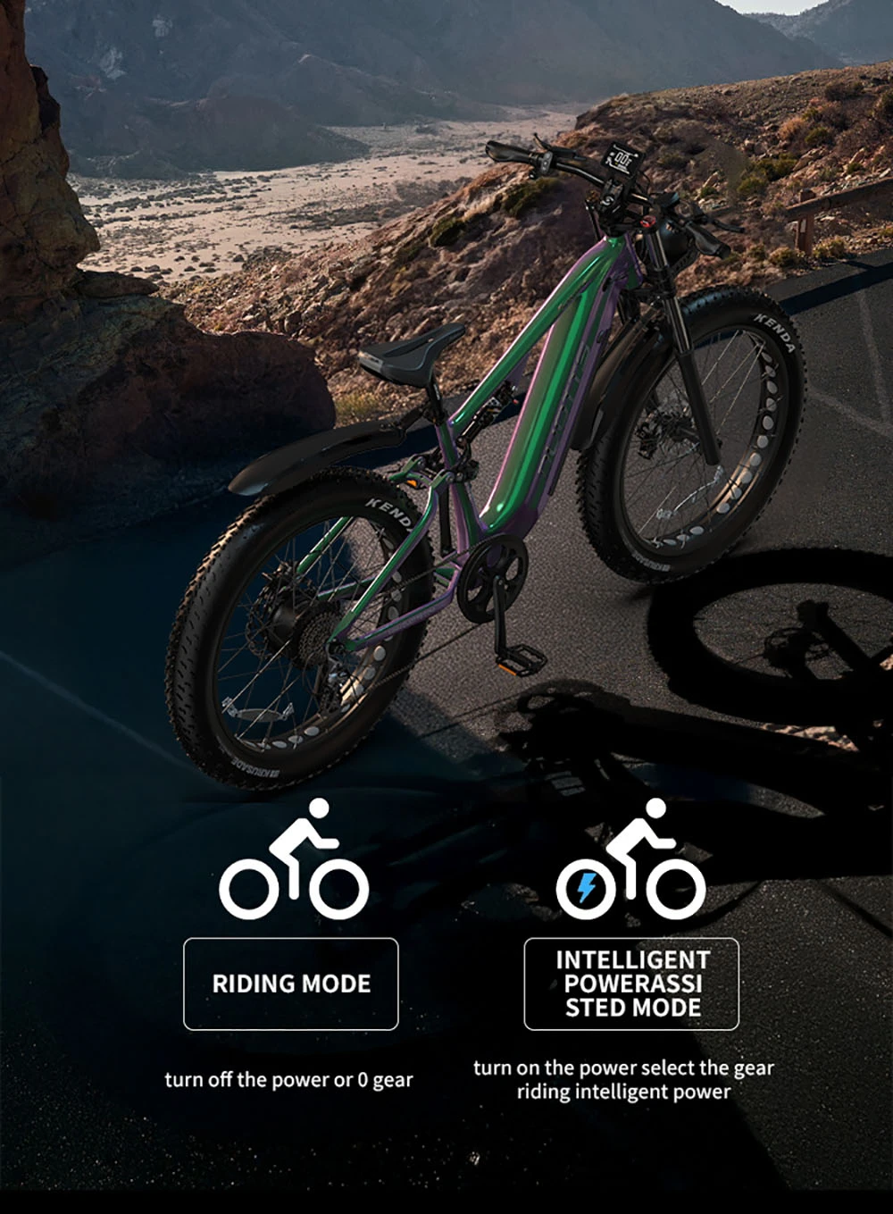 Una bici elettrica multicolore si trova su una strada in un paesaggio montuoso.