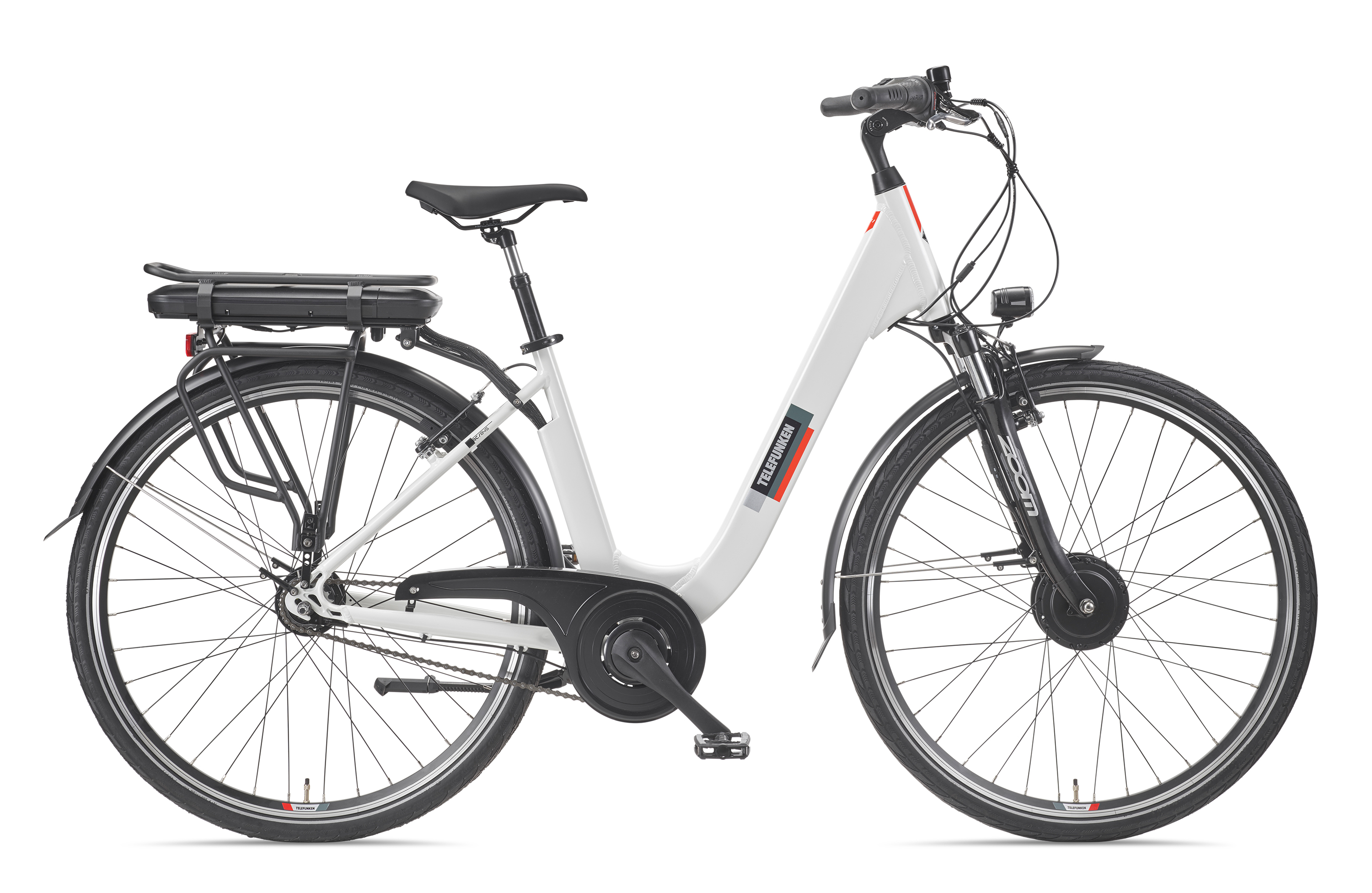 Ein weißes Elektrofahrrad mit Gepäckträger und Akku.