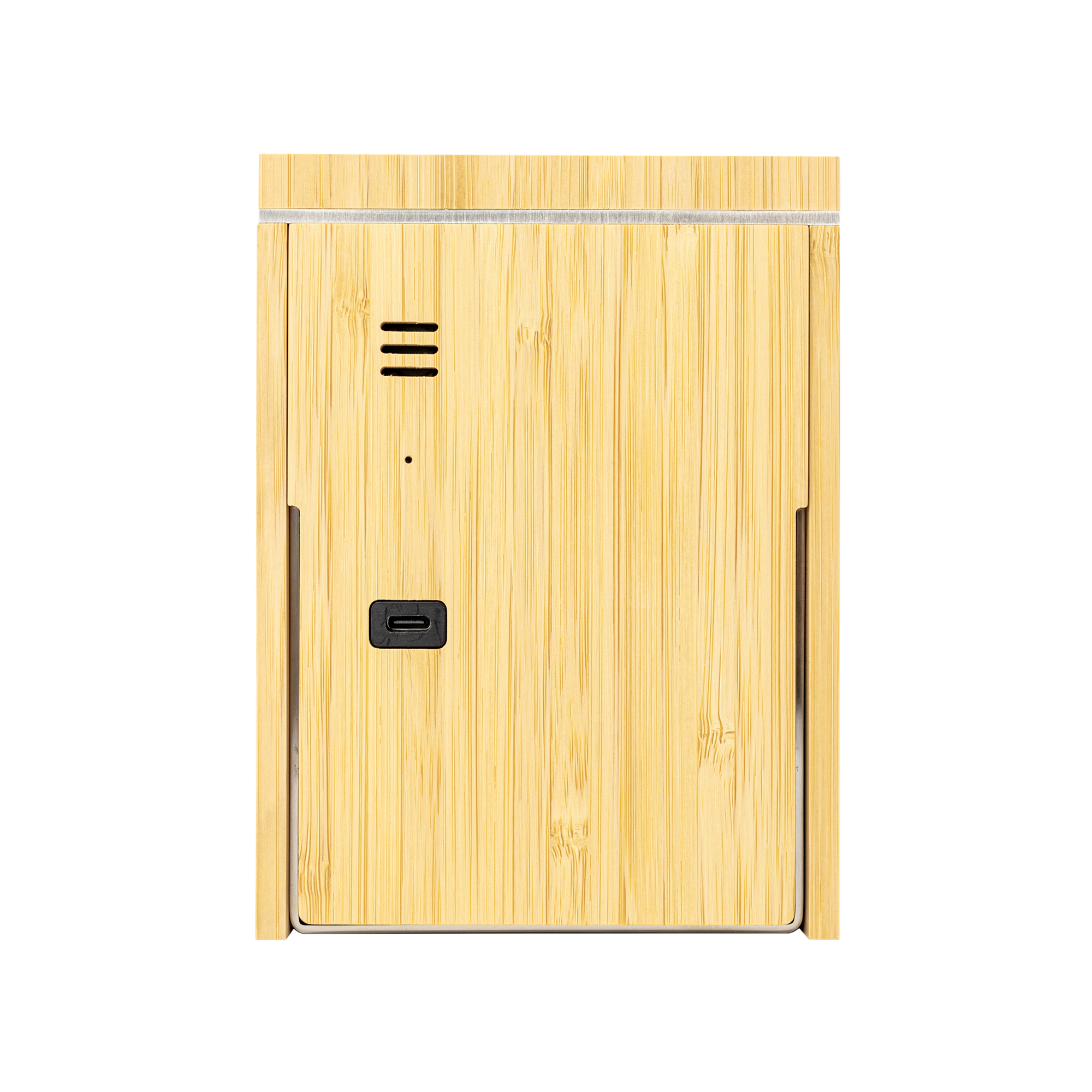Holzgehäuse mit USB-C-Anschluss, kleinem Punkt und drei schwarzen Linien.