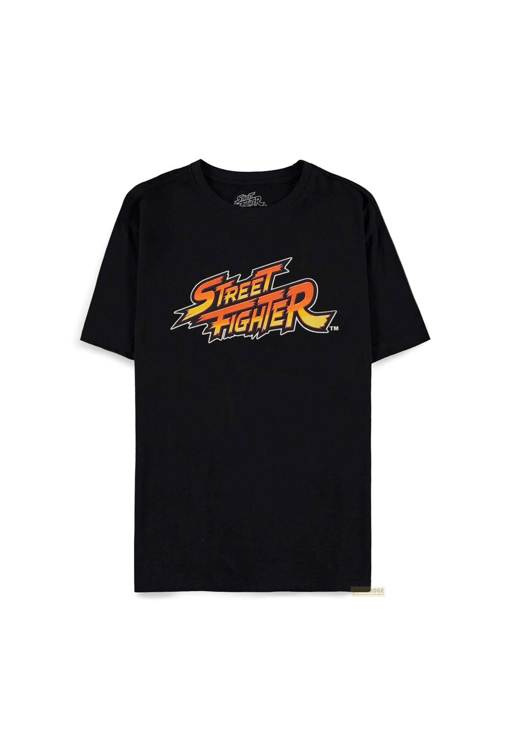 Ein schwarzes T-Shirt mit dem Street Fighter-Logo in Rot und Gelb.