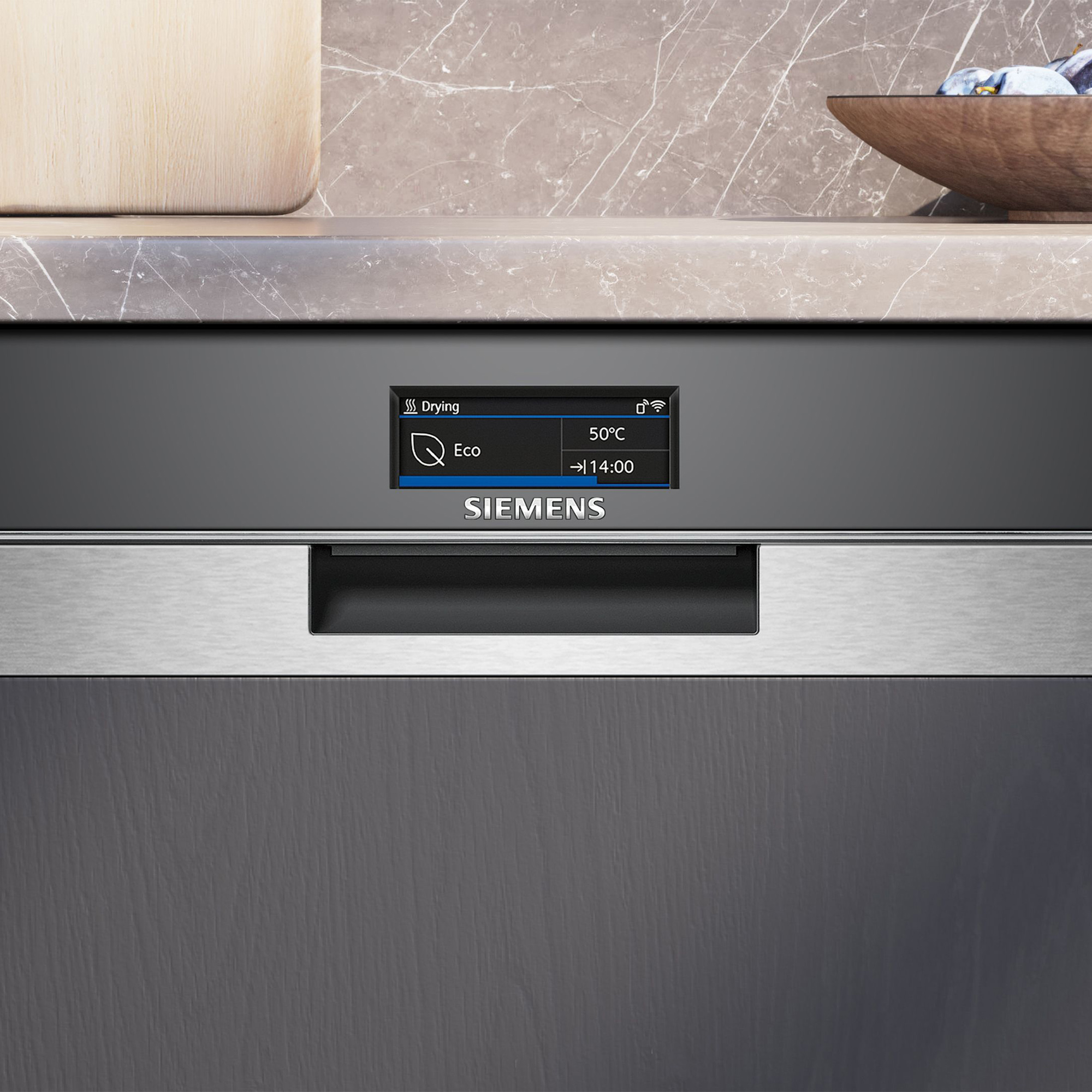 Siemens Geschirrspüler mit Eco-Trocknungsprogramm bei 50°C, Restzeit 14:00.