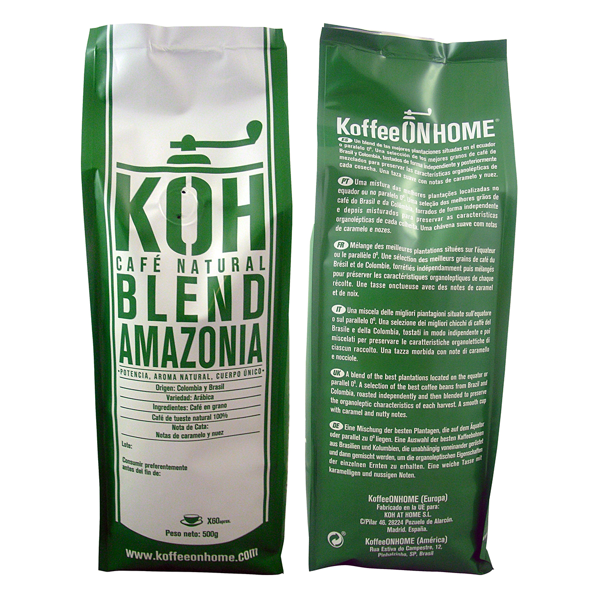 Dos bolsas de café. Una con diseño KOH Blend Amazonia, la otra KoffeeONHOME.