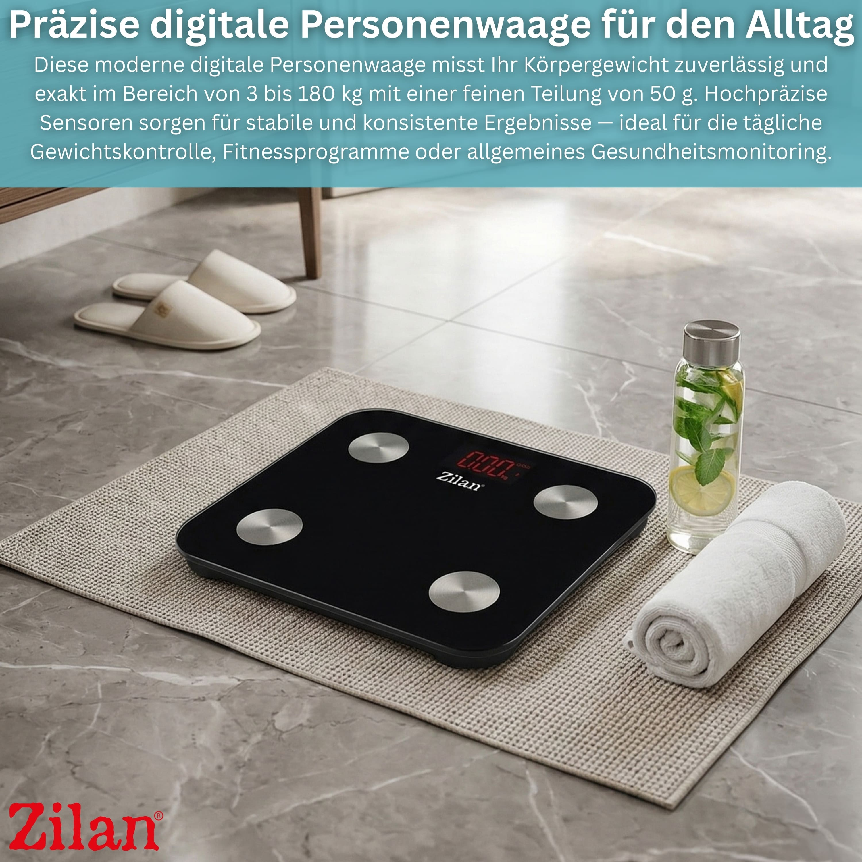 Eine schwarze digitale Personenwaage mit vier Sensoren, daneben ein Handtuch und eine Wasserflasche.