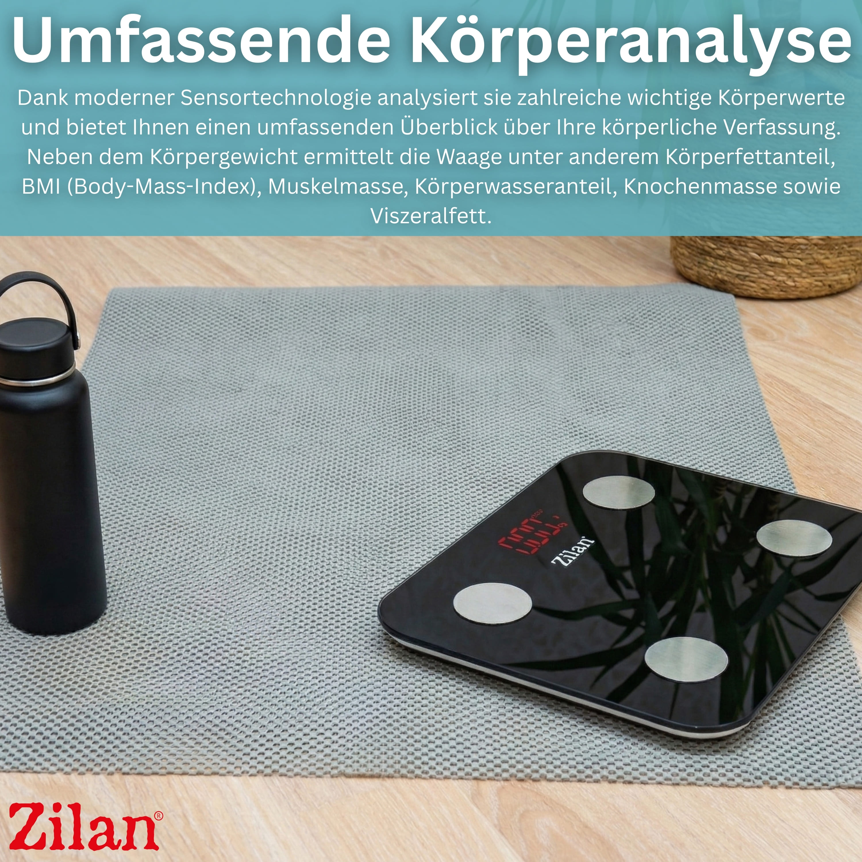 Eine schwarze Körperfettwaage und eine Thermoskanne auf einer Matte.