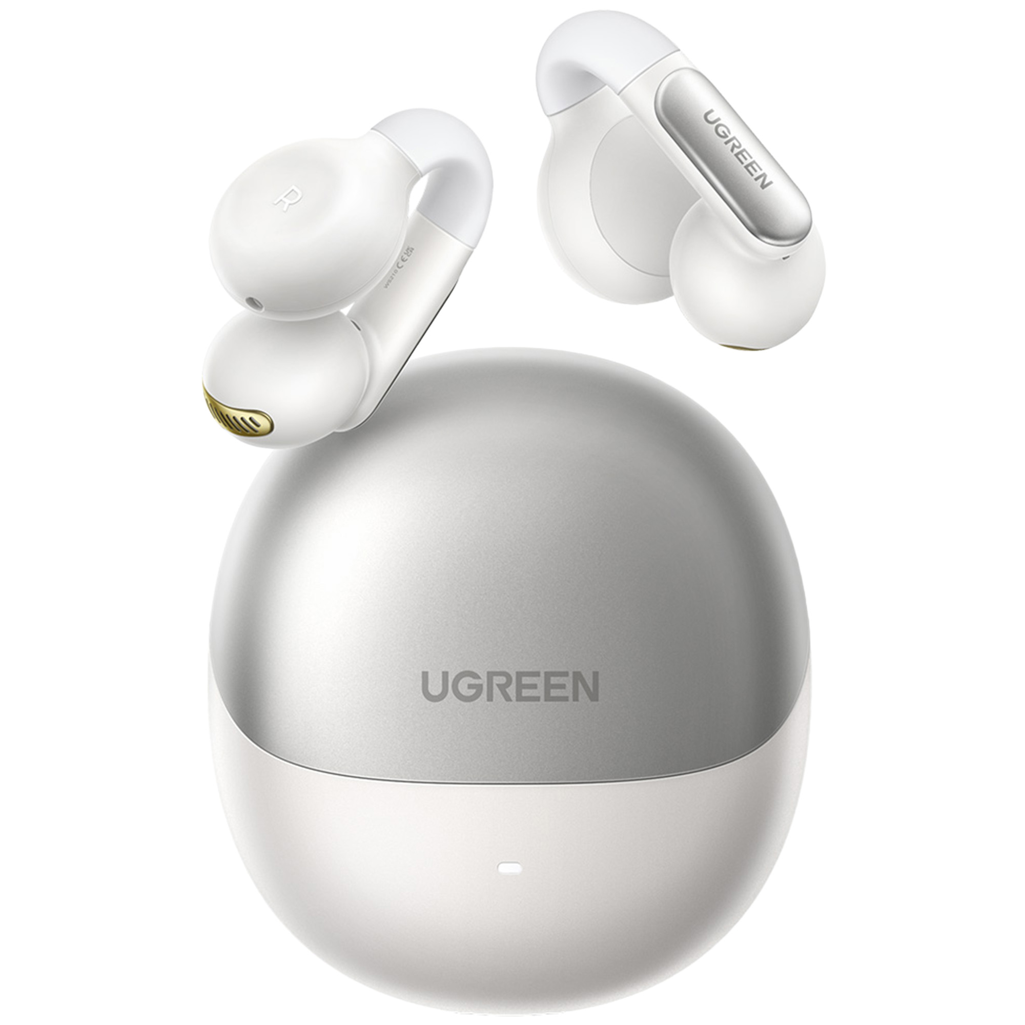 Auricolari bianchi UGREEN e custodia di ricarica argentata su sfondo bianco.