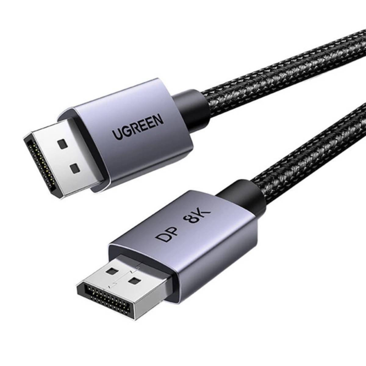 Un cavo DisplayPort UGREEN argentato con treccia nera.