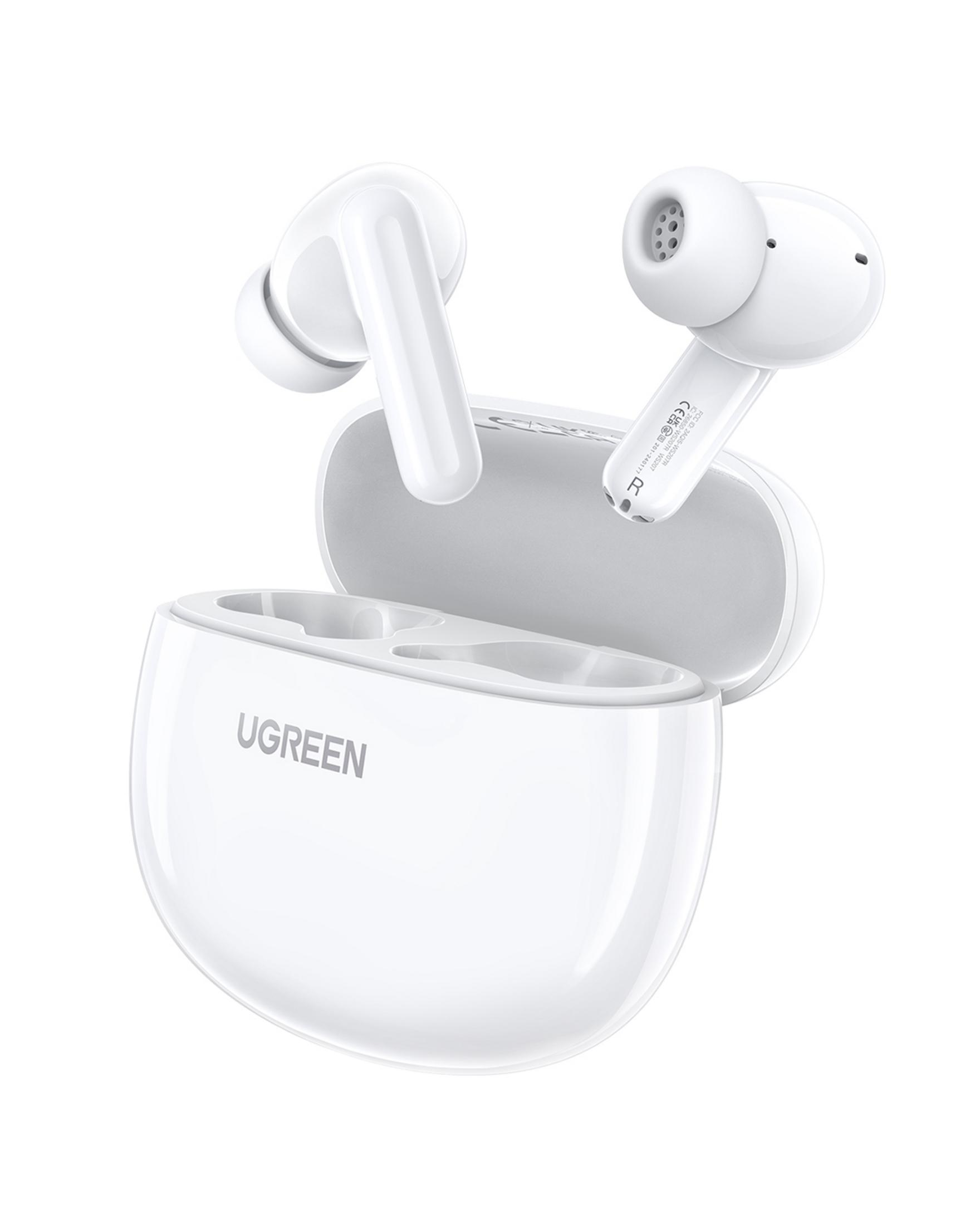 Białe słuchawki Ugreen i etui ładujące z nadrukiem FCC ID.