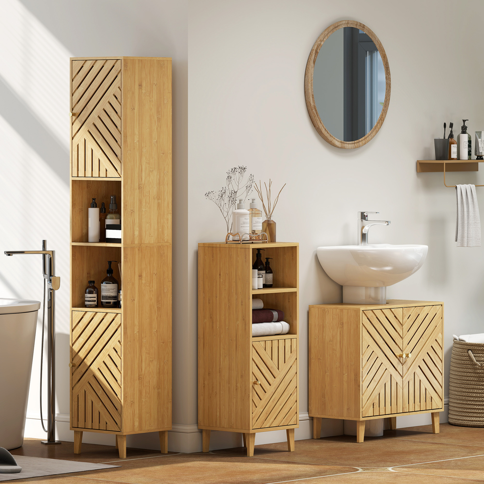 Un baño con gabinetes de madera, lavabo, espejo y bañera.