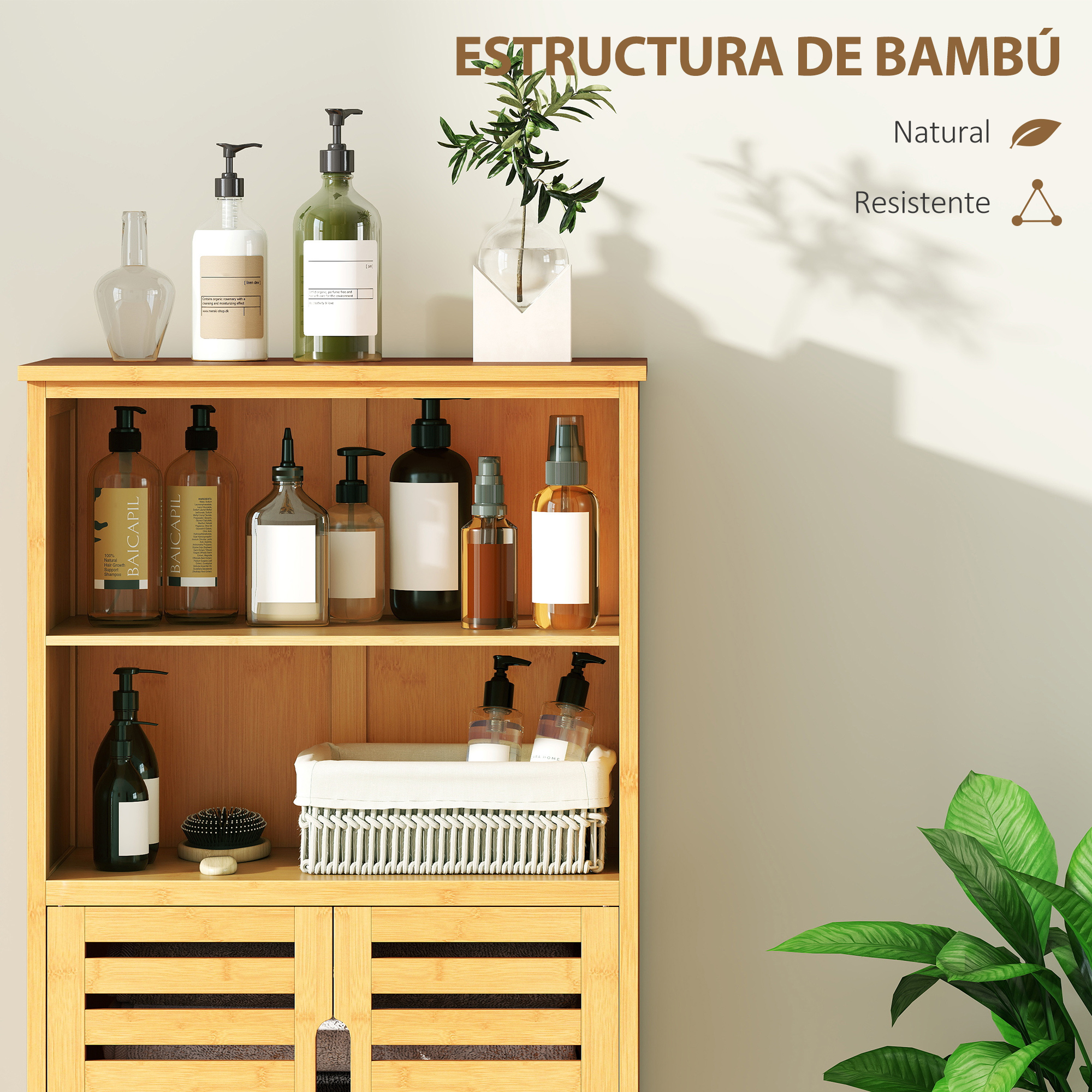 Un mueble de bambú con botellas y una cesta. Con plantas y sombras.