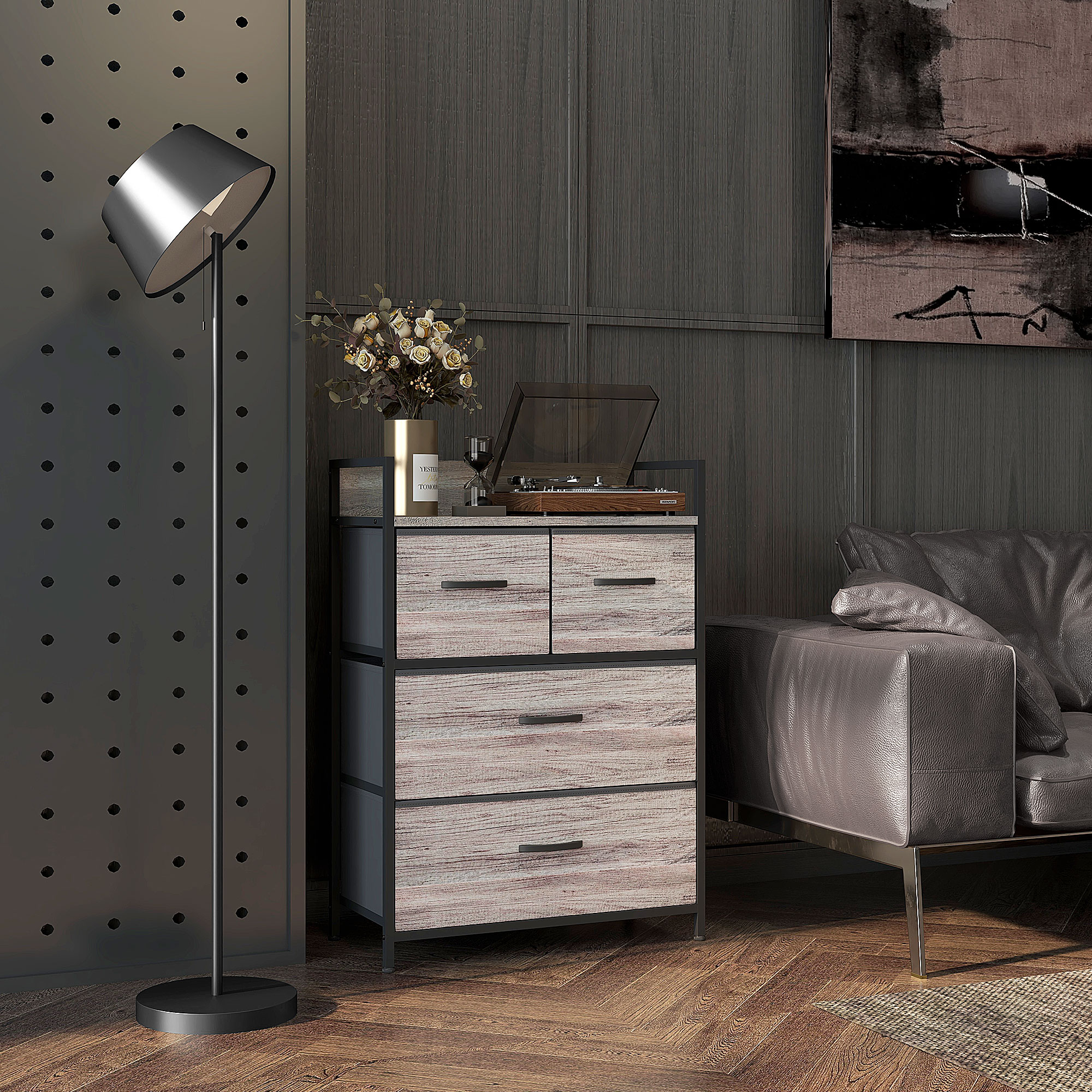 Una sala de estar moderna con sofá de cuero, cómoda, tocadiscos y lámpara de pie.