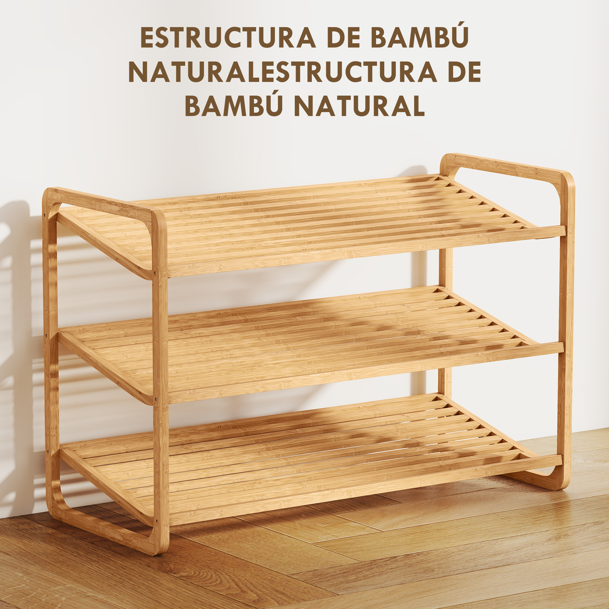 Un zapatero de tres niveles de bambú claro se alza sobre un suelo de madera.
