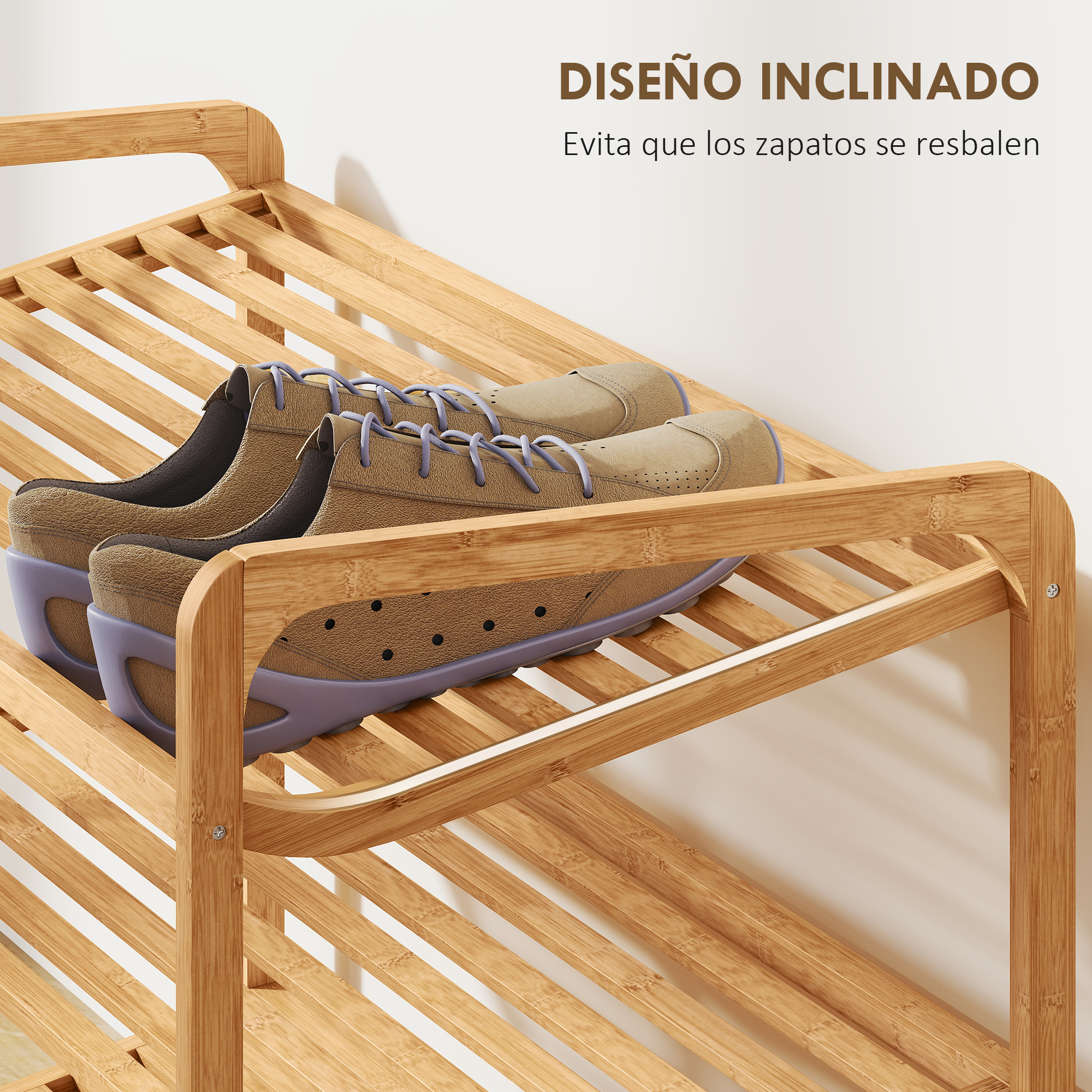 Dos zapatos marrones con cordones están en un zapatero de madera.
