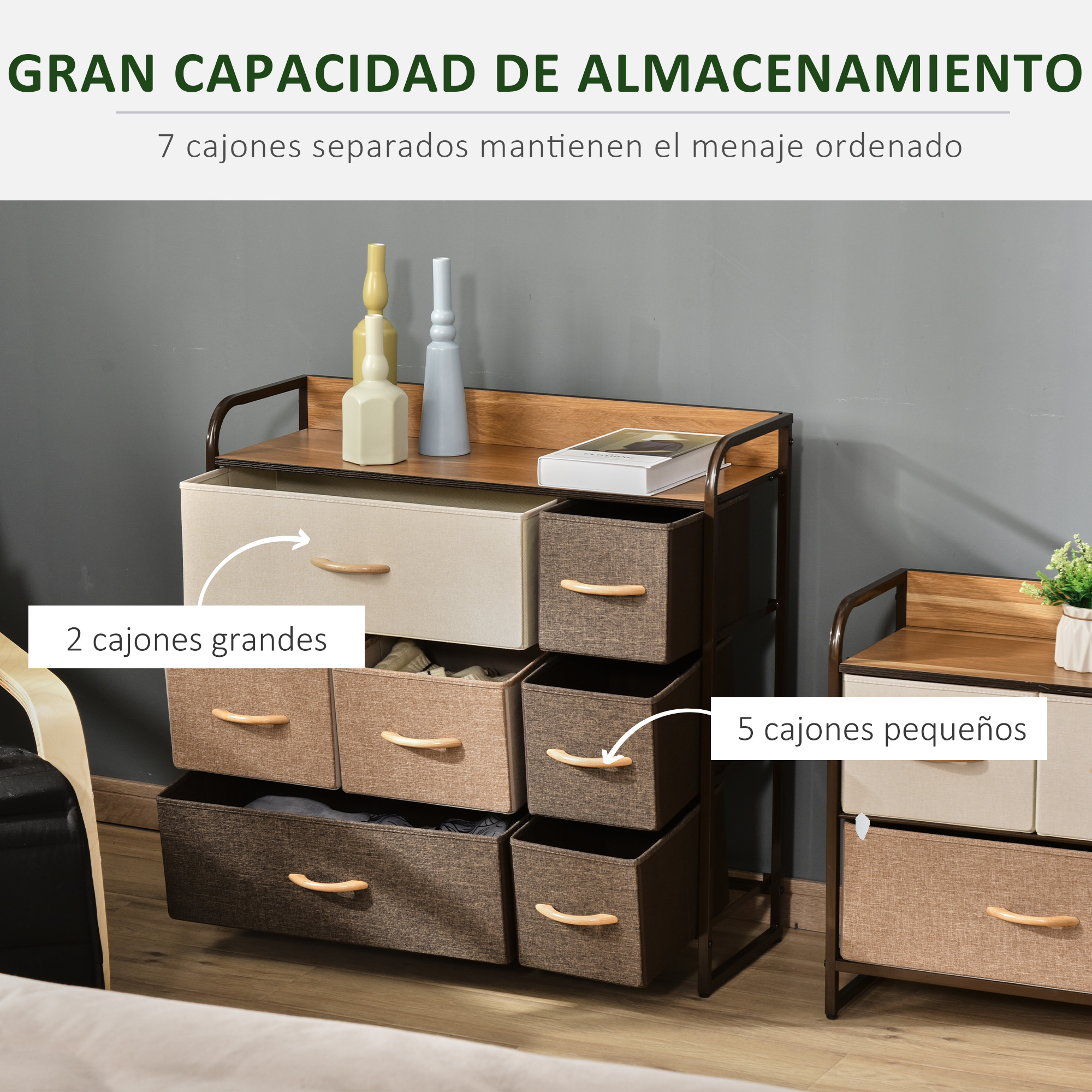 Cómoda con 7 compartimentos: 2 grandes y 5 pequeños.