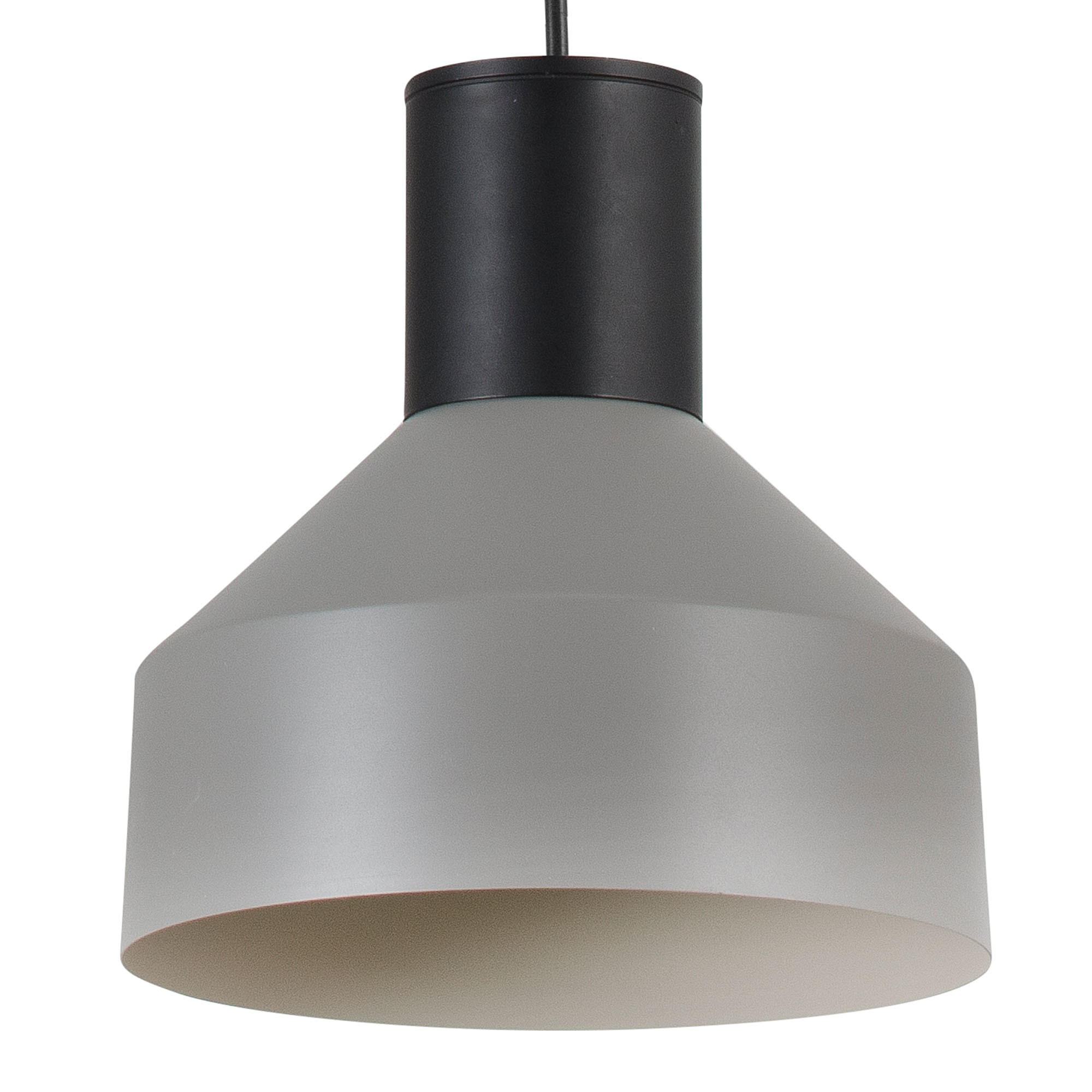 Una lampada a sospensione grigia con un cilindro nero in cima.