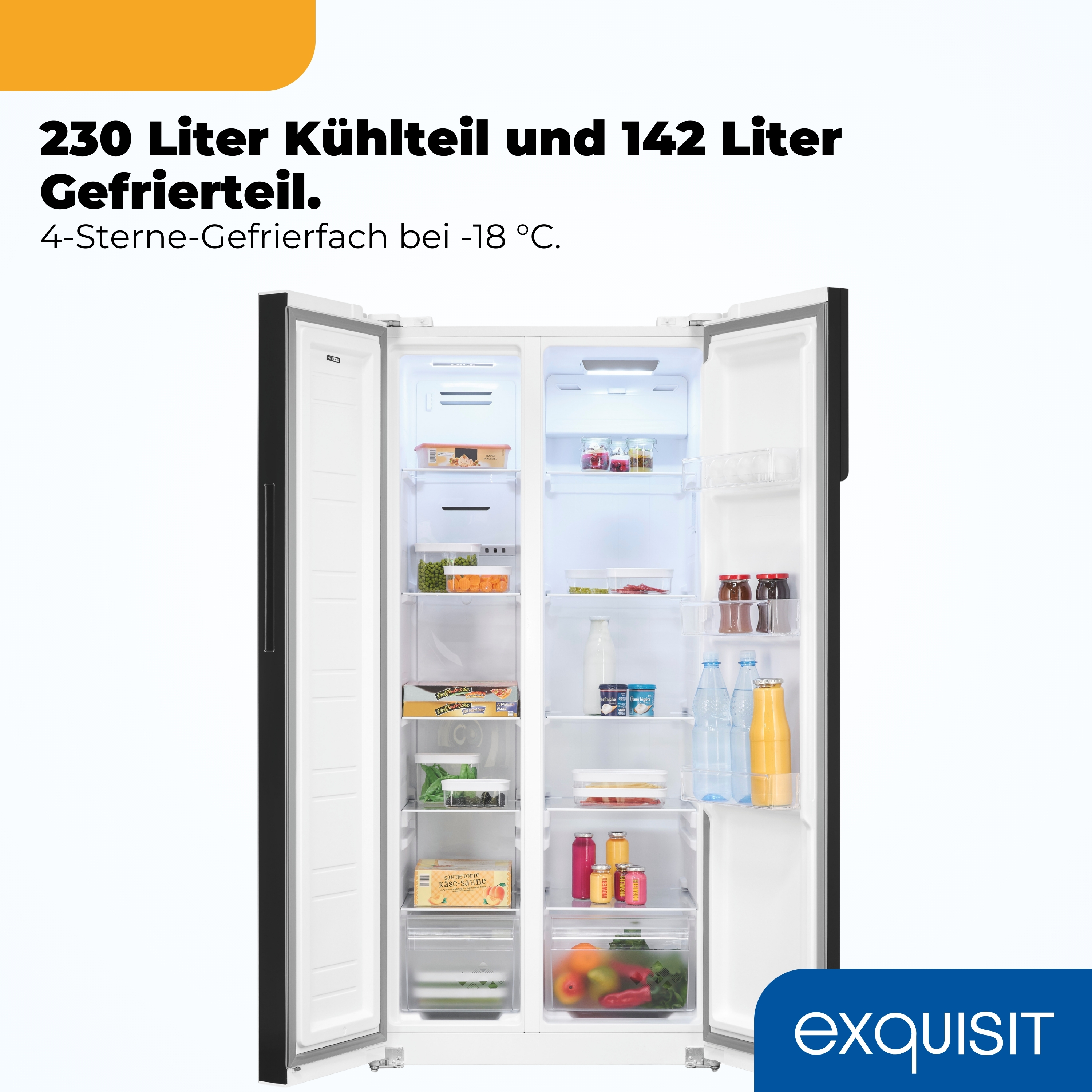 Ein offener Kühlschrank mit Gefrierfach, gefüllt mit Lebensmitteln wie Obst, Gemüse und Getränken.