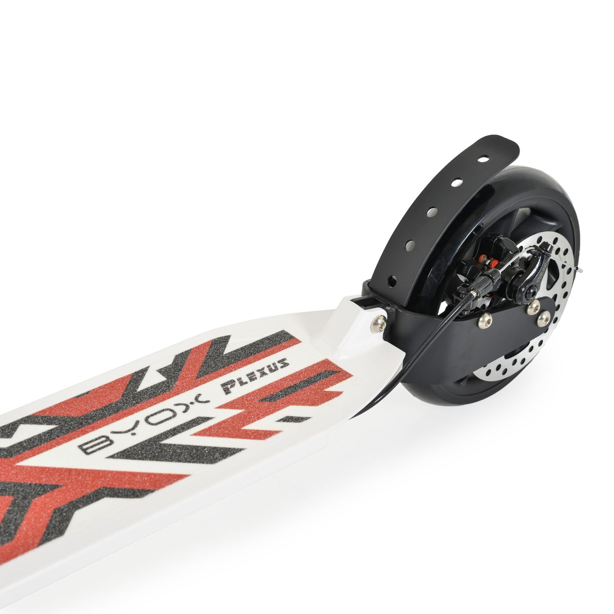 Naheaufnahme des weißen Trittbretts eines Scooters mit rotem und schwarzem Design und dem Rad.