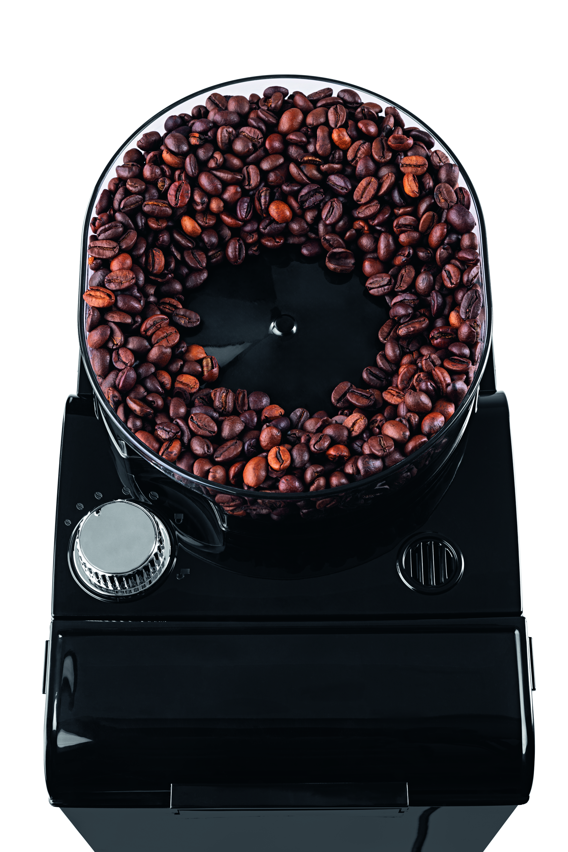 Ein schwarzer Kaffeemühle mit vollem Bohnenbehälter, Nahaufnahme.