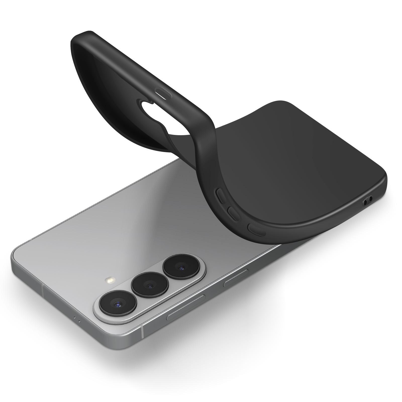 Een zwarte telefoonhoes ligt op een zilveren smartphone met drie camera's.