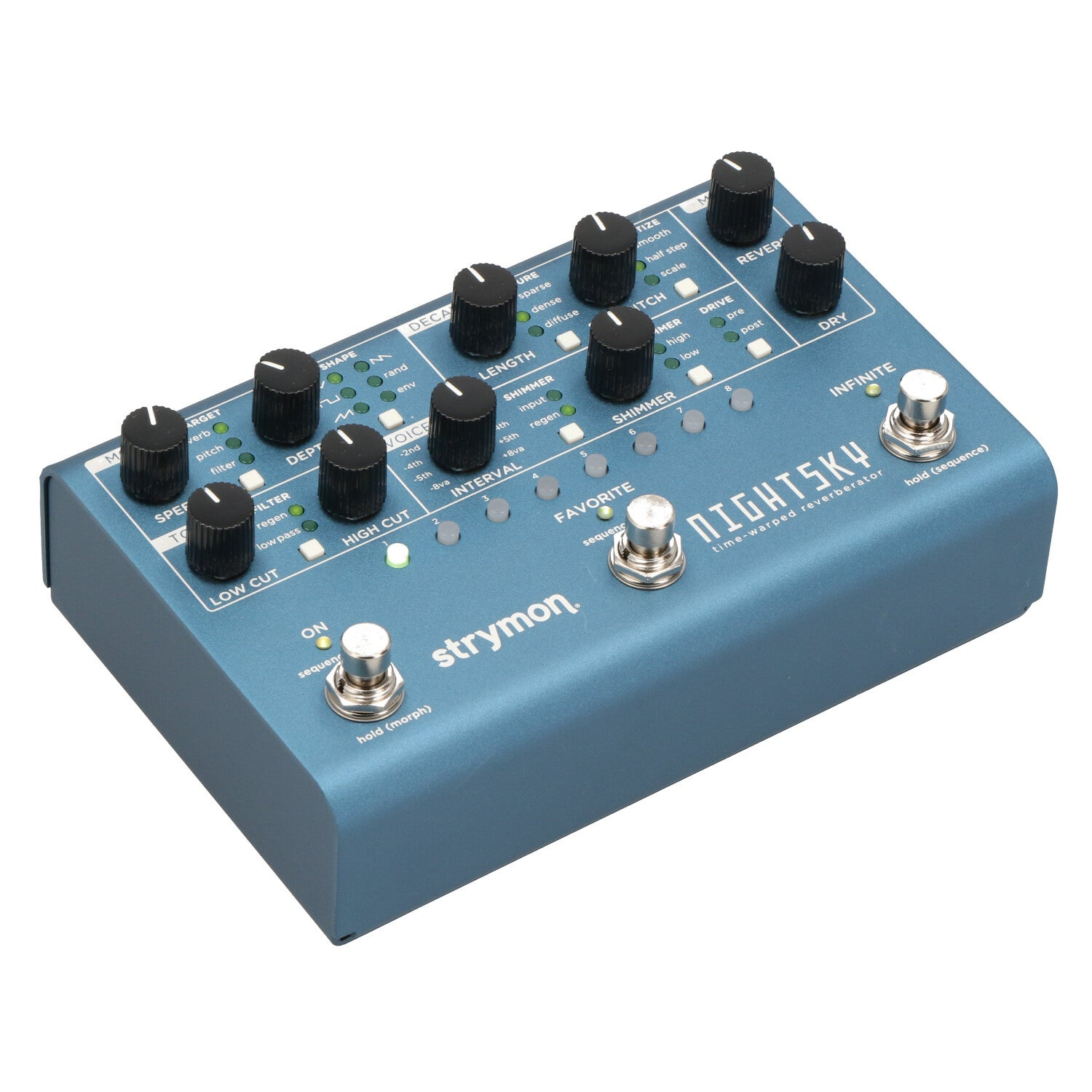 Een blauw Strymon NightSky bas-effectpedaal met veel knoppen en schakelaars.