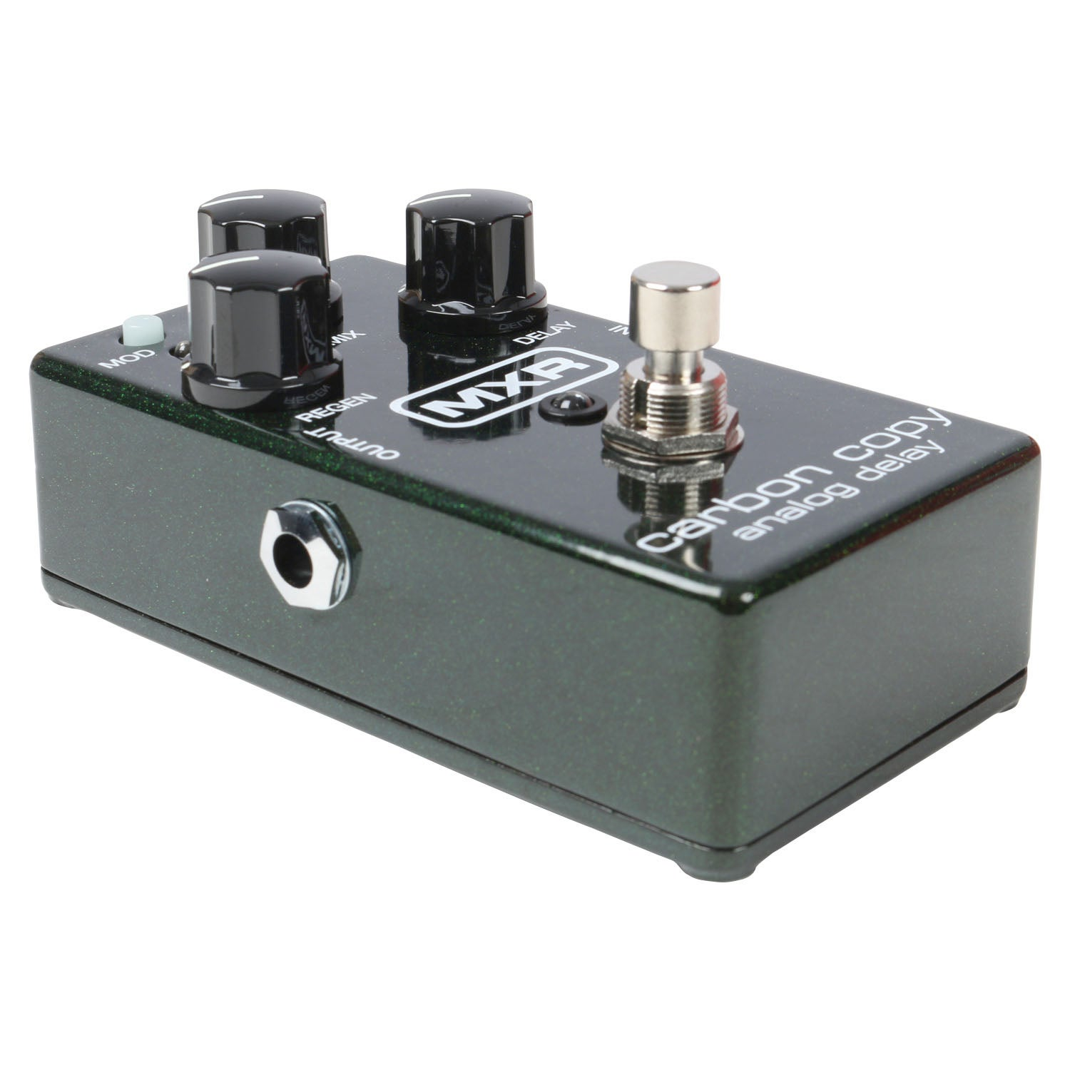 Een donkergroen MXR Carbon Copy analoog delay gitaareffectpedaal met knoppen en schakelaars.