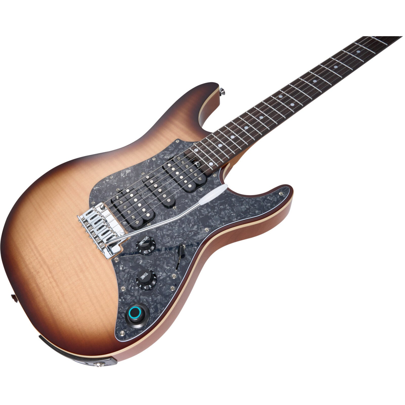 Desenli pena korumalı, altı telli kahverengi elektro gitar.