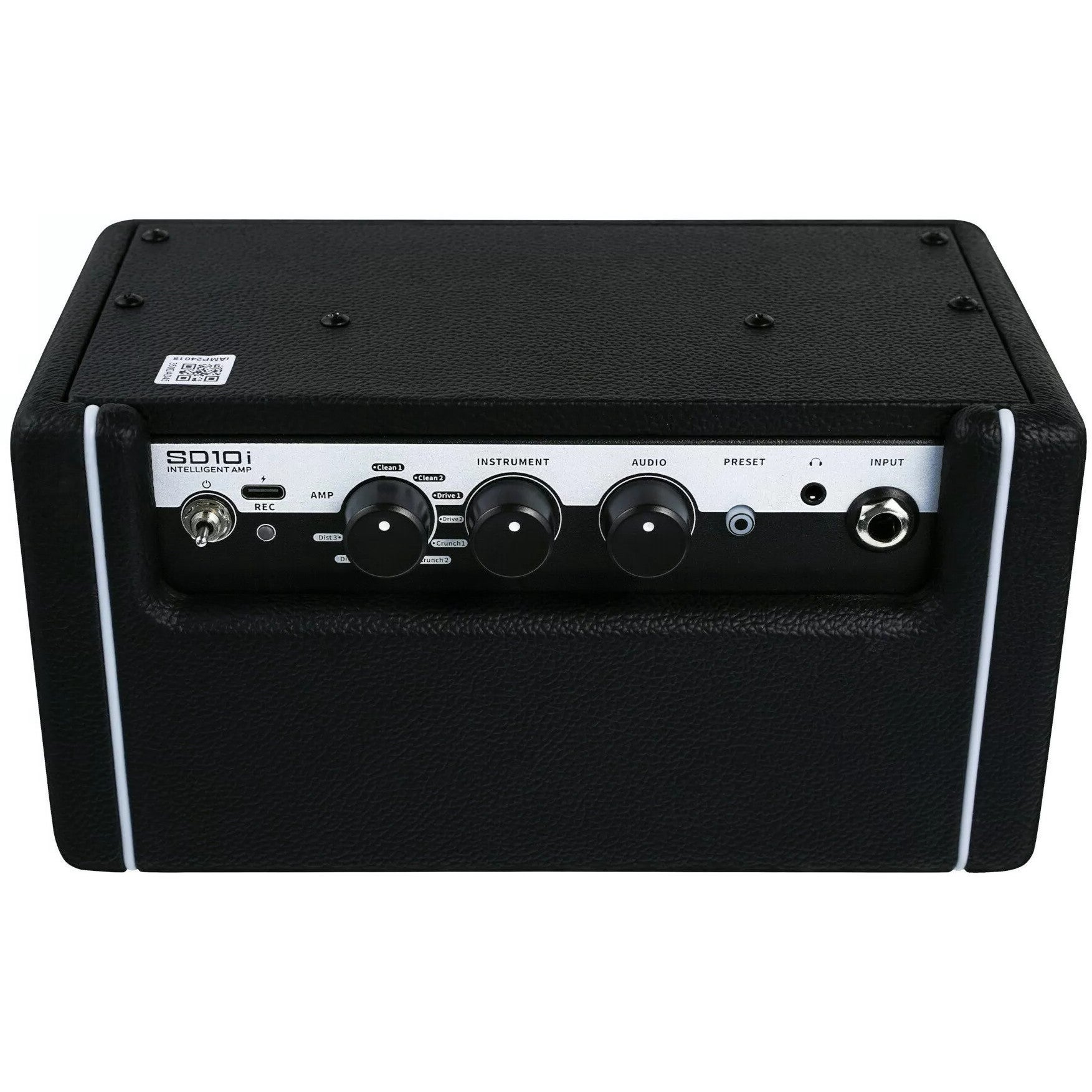 Gümüş ön panel, düğmeler ve bağlantı noktalarına sahip siyah gitar amplifikatörü.