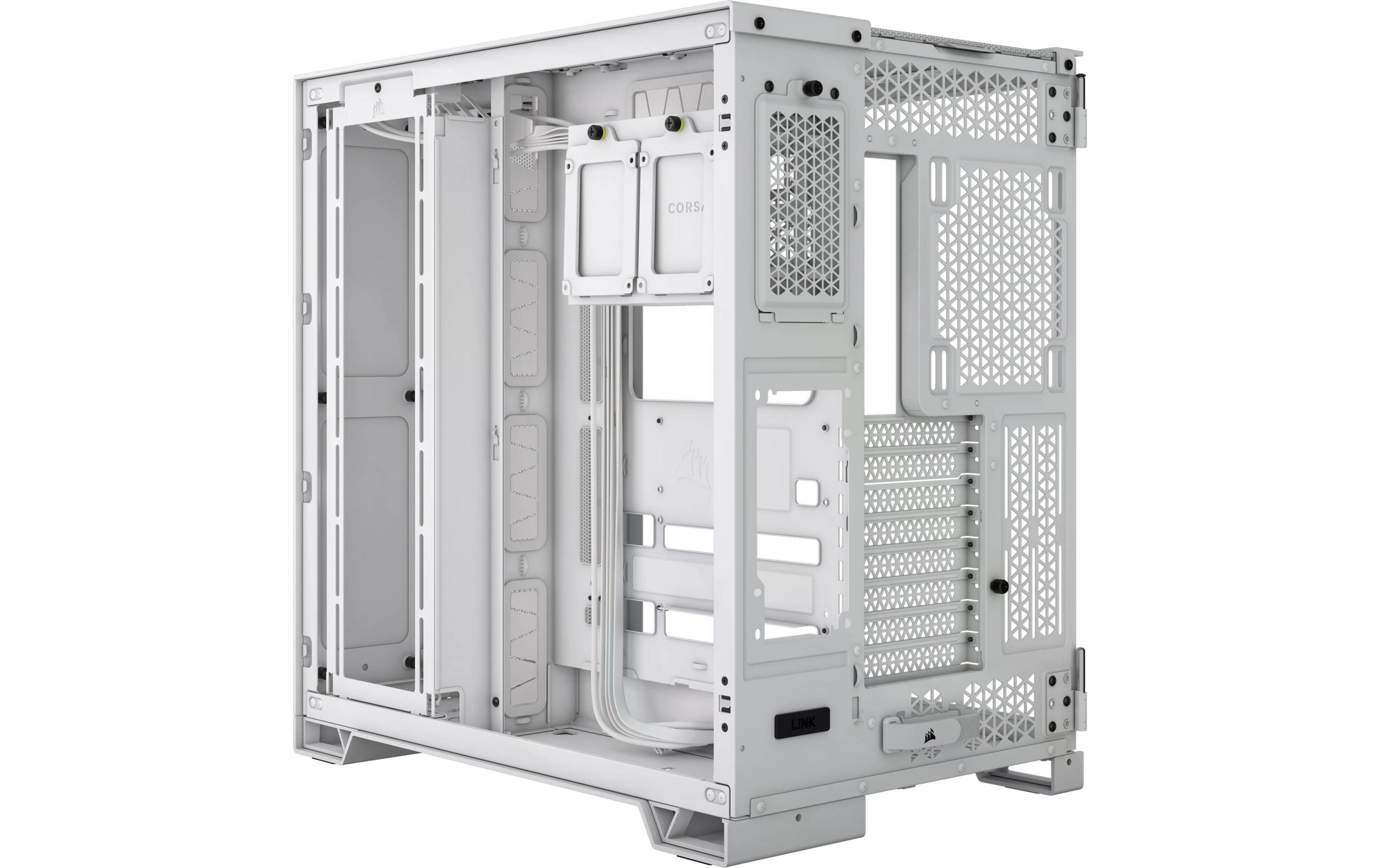 Biała obudowa komputera z otwartym panelem bocznym, ukazującym wewnętrzną strukturę.