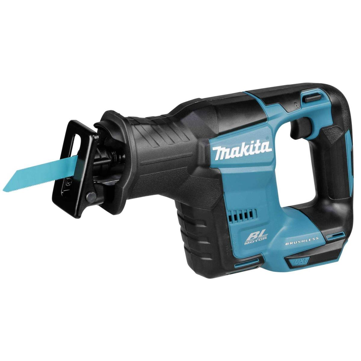 Ein blau-schwarzer Makita Säbelsäge mit Sägeblatt.