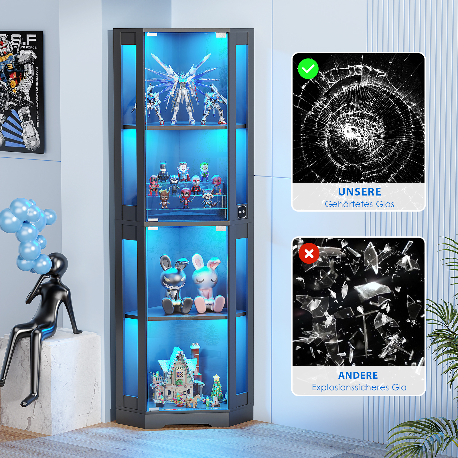 Vitrine mit Spielzeugfiguren und Dekorationen, daneben Bilder von Glas.
