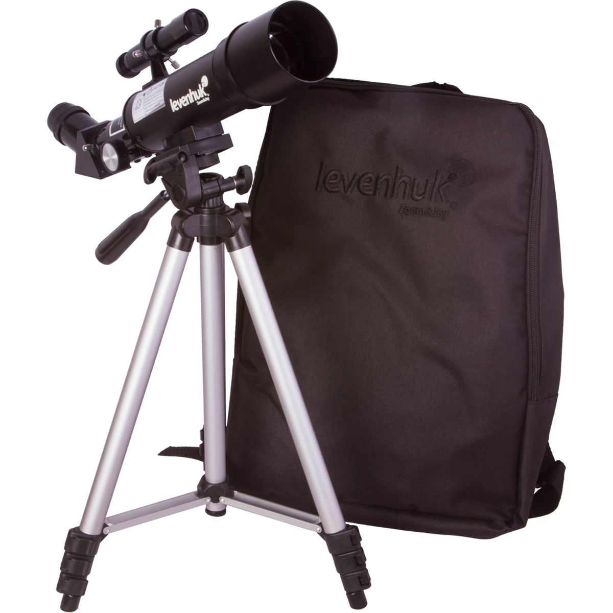 Ein schwarzes Teleskop auf einem Dreibeinstativ neben einer schwarzen Tasche.