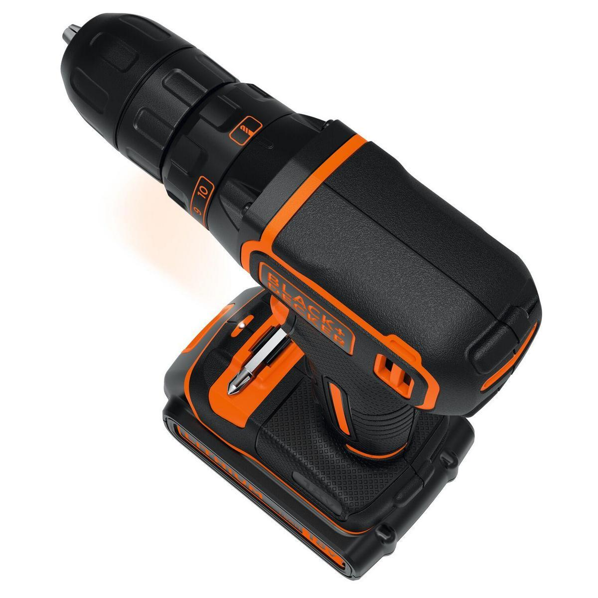 Trapano avvitatore cordless nero e arancione con punta e ghiera di coppia.
