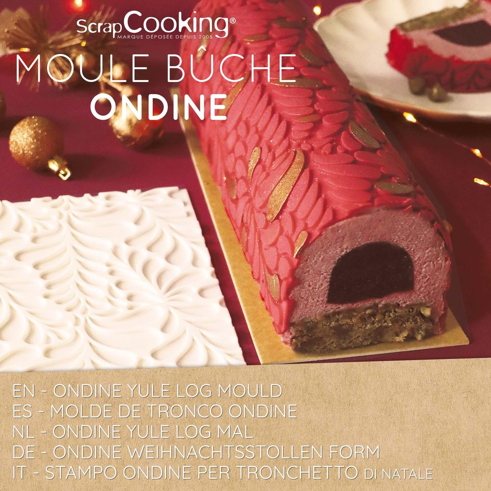 Ein roter Yule-Log-Mould mit Goldakzenten und einem weißen Muster.