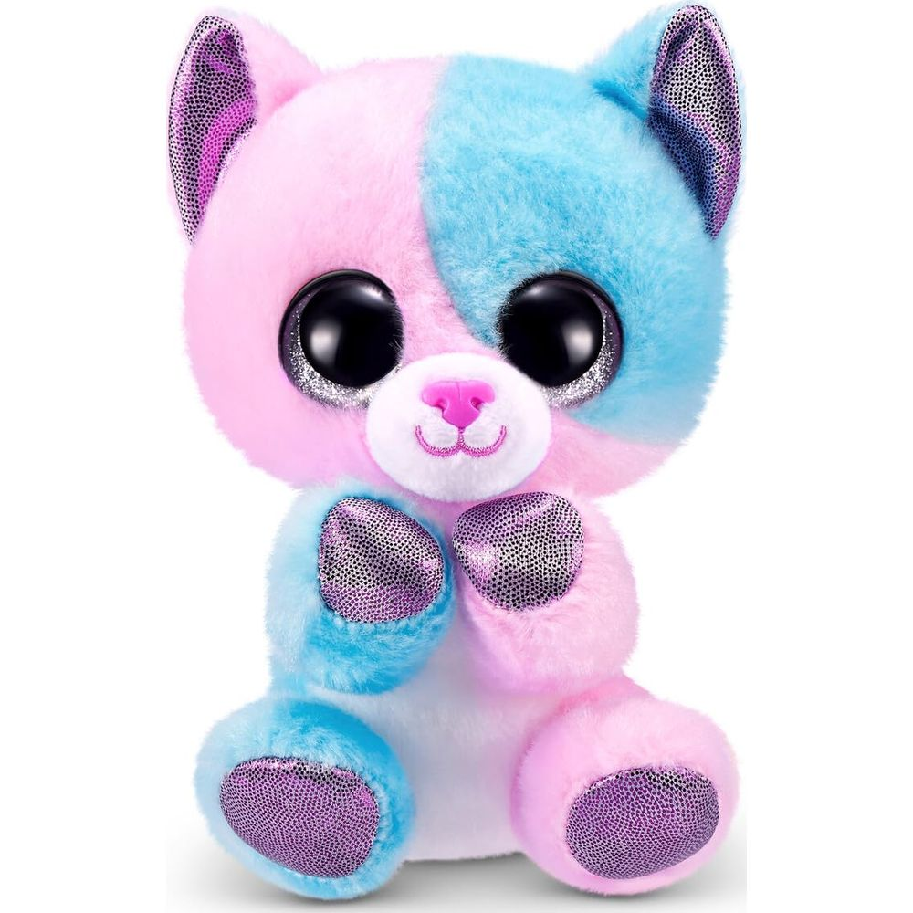 Un chat en peluche rose et bleu avec de grands yeux brillants.