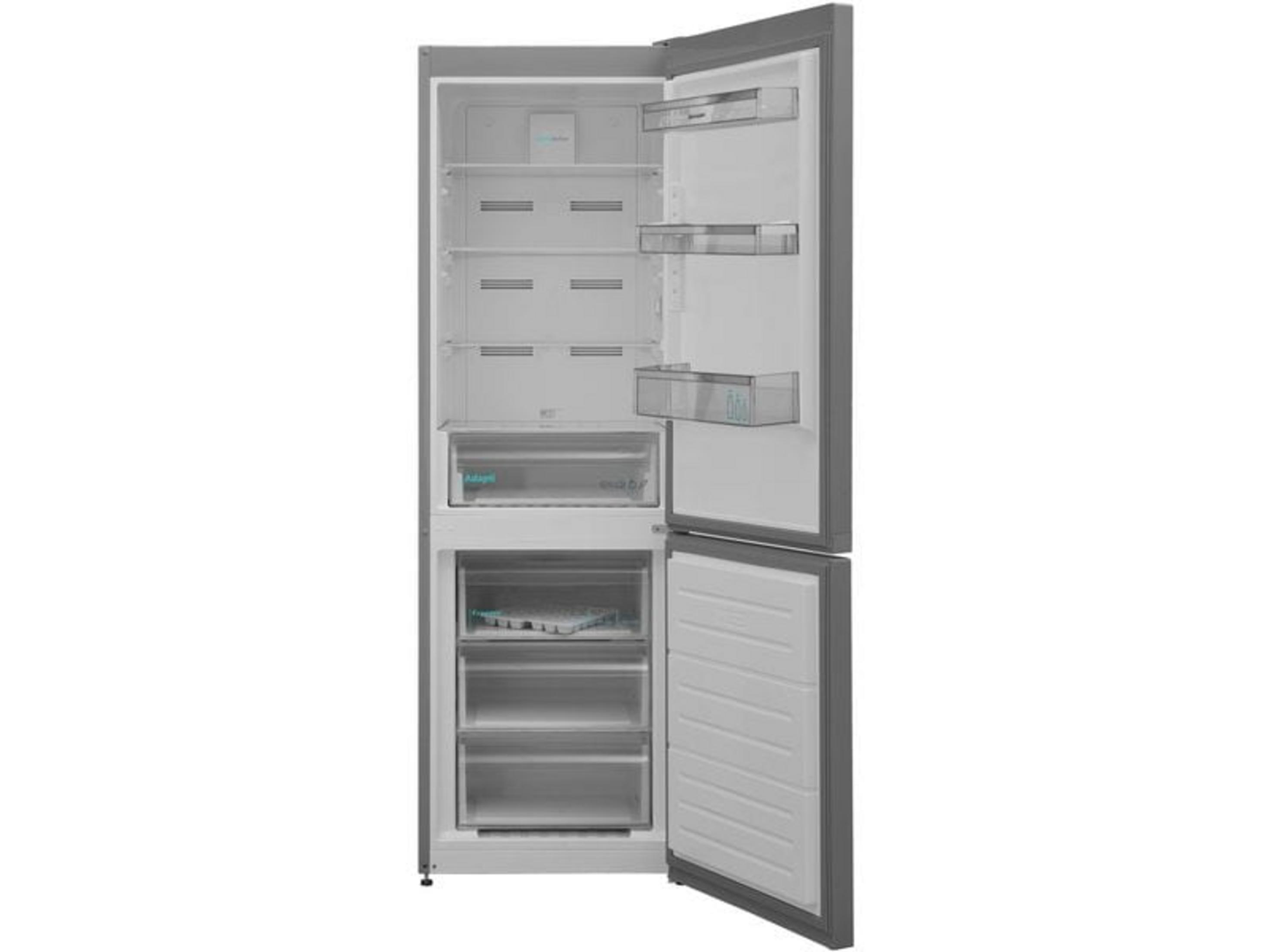 Ein offener, hoher Kühlschrank mit mehreren Regalen und Schubladen.