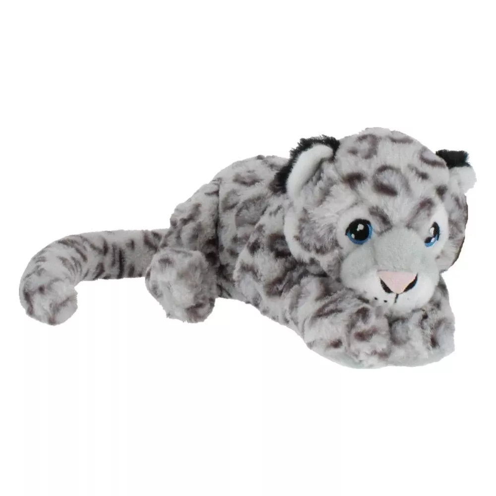 Un cucciolo di leopardo delle nevi giocattolo di peluche giace su sfondo bianco.