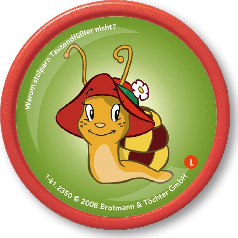 Eine gezeichnete Schnecke mit Hut und Blume auf grünem Hintergrund.