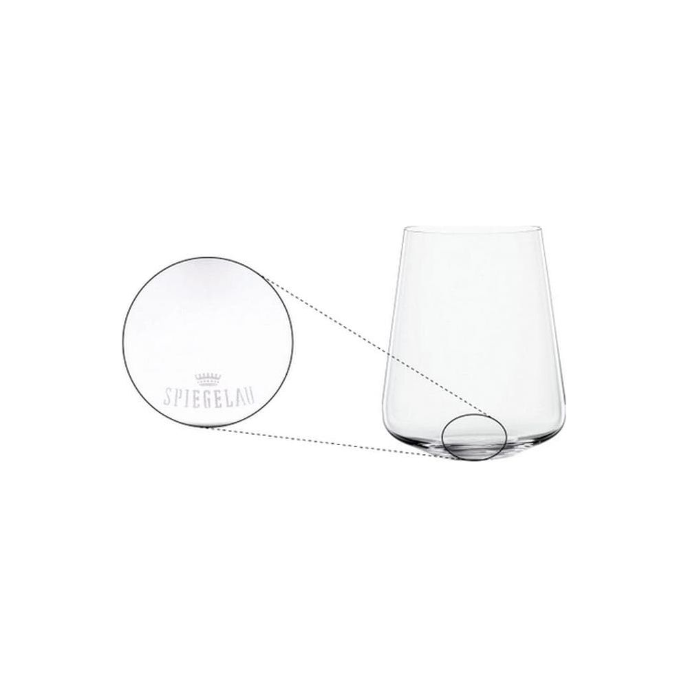 Ein klares, tropfenförmiges Glas mit dem Spiegelau-Logo.