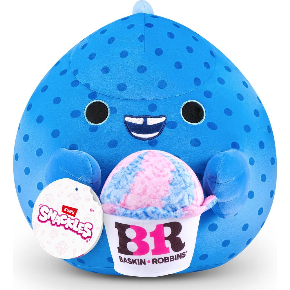 Un poisson bleu en peluche à pois tient une glace Baskin Robbins.